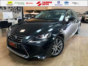 IS III 2017 300h 2.5 Luxury cvt