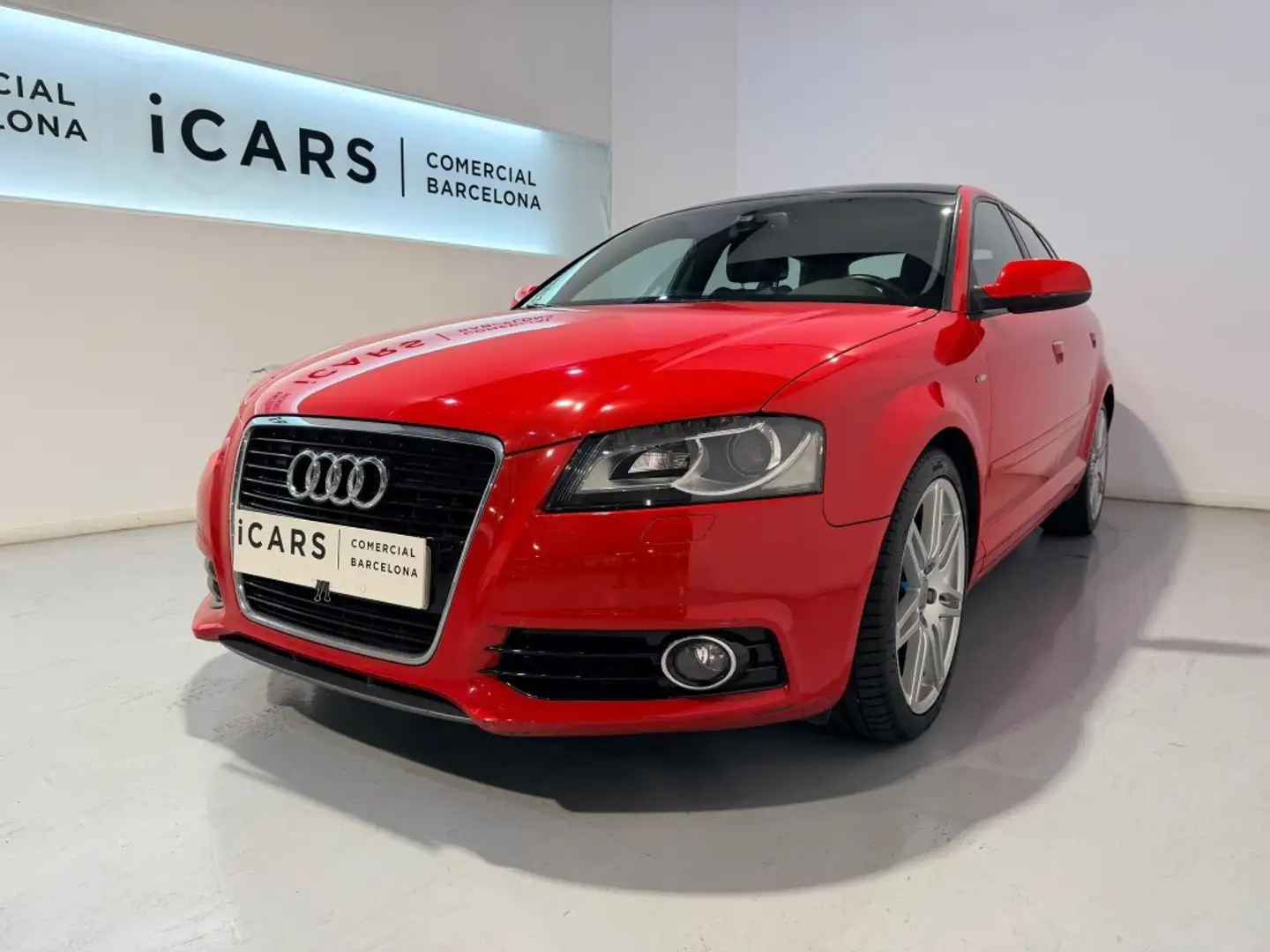 Audi A3 Sportback 2.0TDI Ambiente S-Tronic Rot - 1