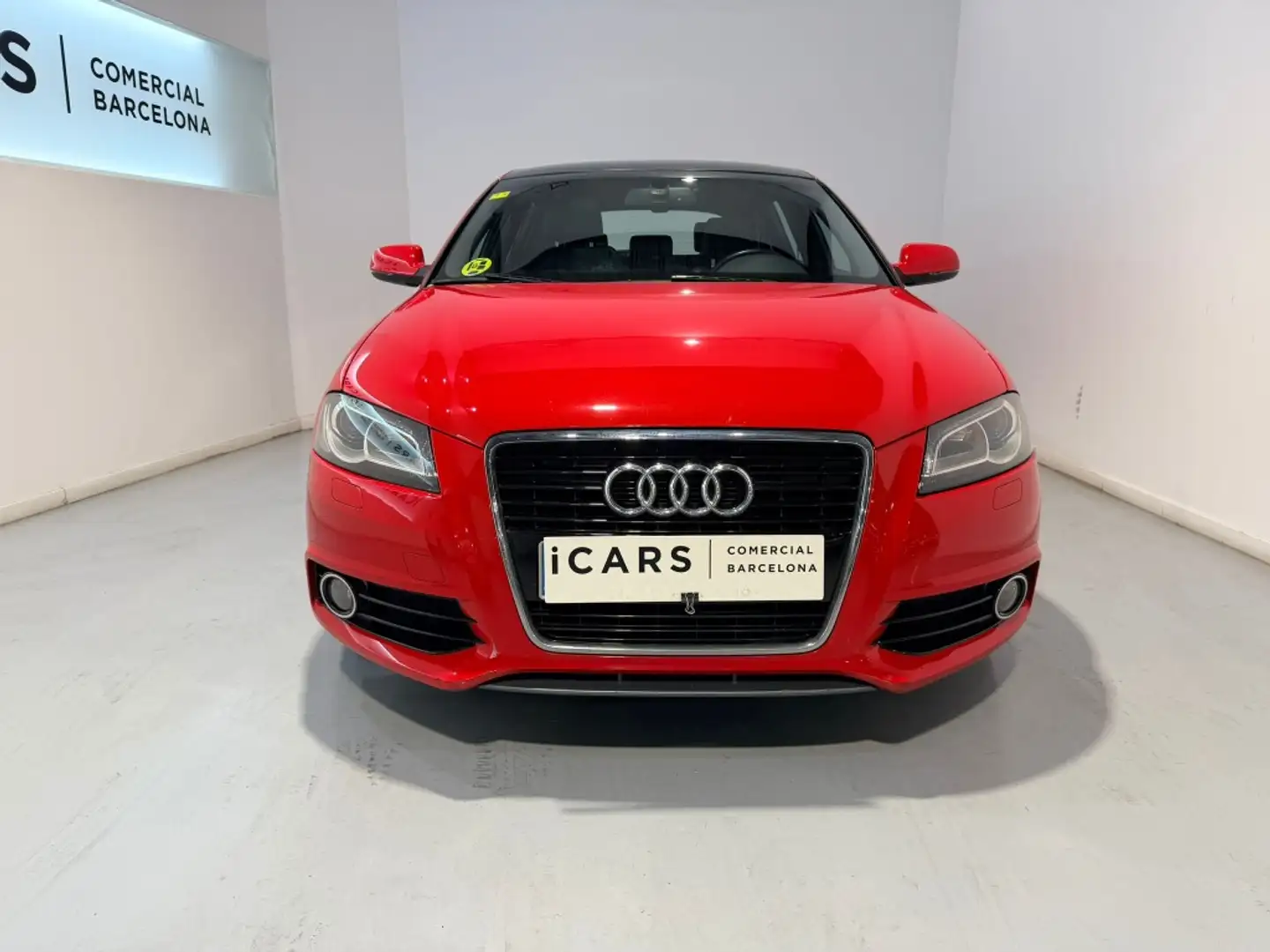 Audi A3 Sportback 2.0TDI Ambiente S-Tronic Rot - 2