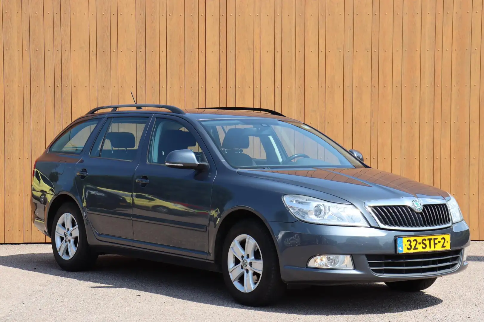 Skoda Octavia Combi 1.2 TSI Ambition Business Line Org.NL zo mee Gris - 2