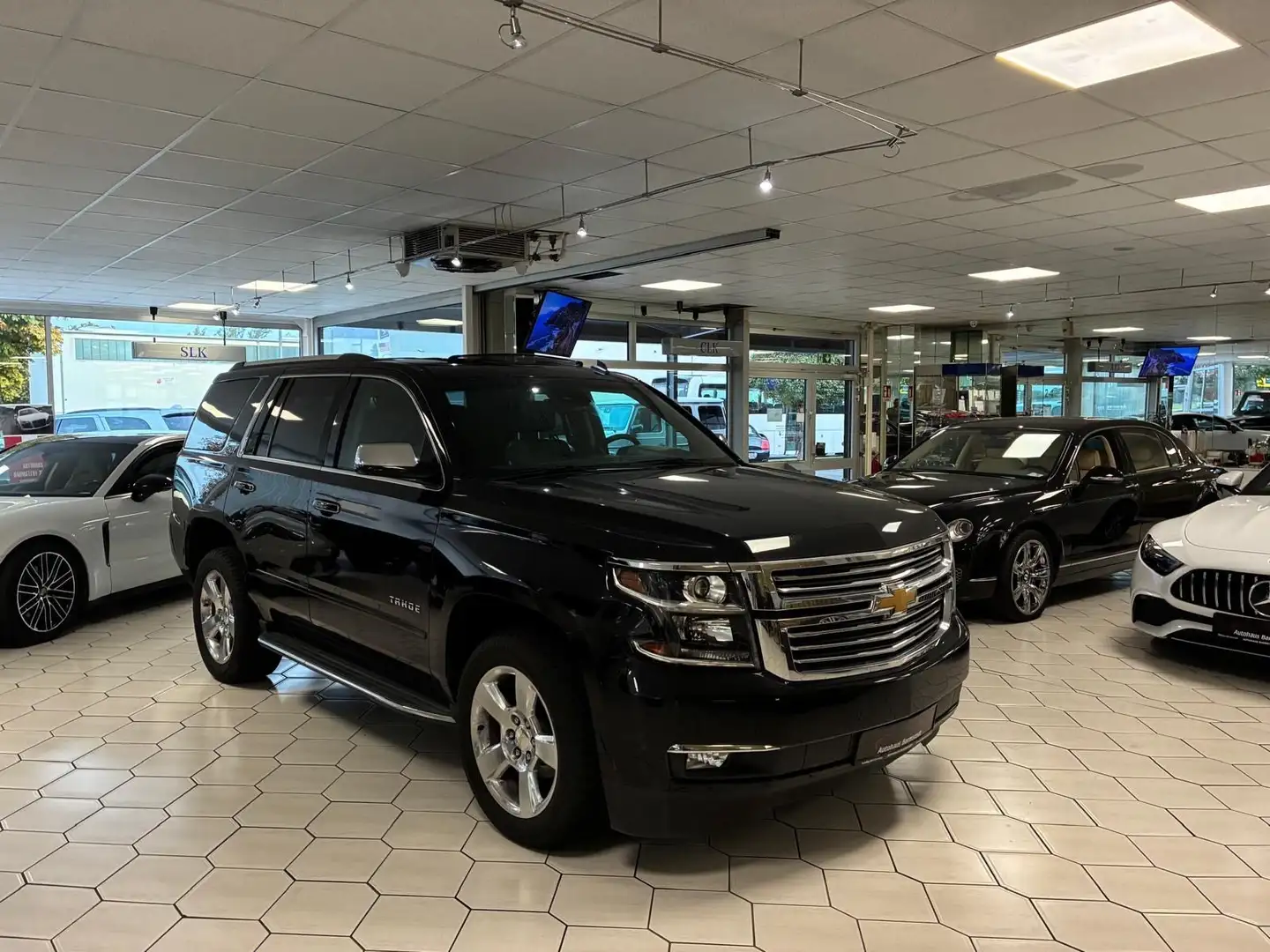 Chevrolet Tahoe 5,3 l V8  LTZ  4WD, 7-Sitzer Schwarz - 2
