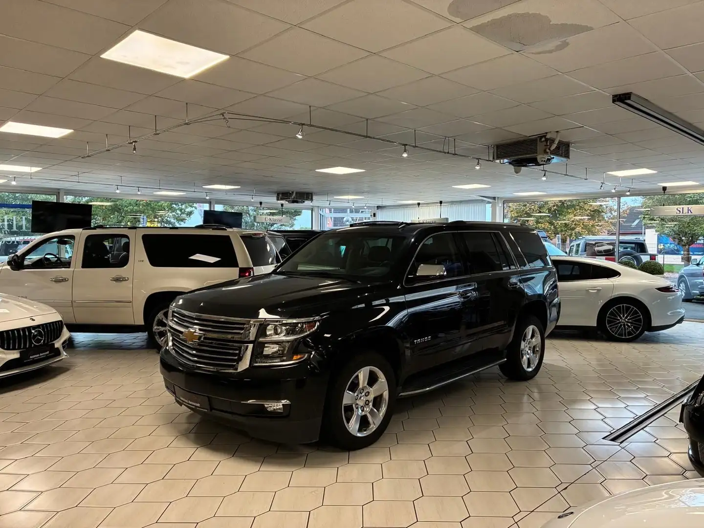 Chevrolet Tahoe 5,3 l V8  LTZ  4WD, 7-Sitzer Schwarz - 1