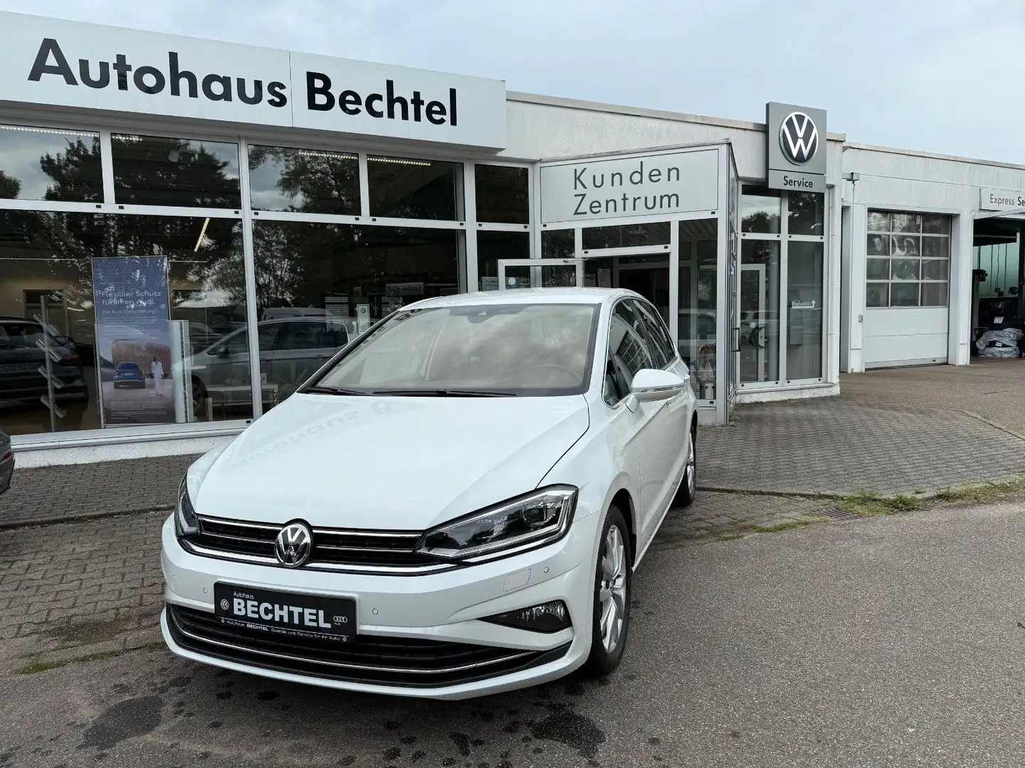 Volkswagen Golf Sportsvan Белый - 1