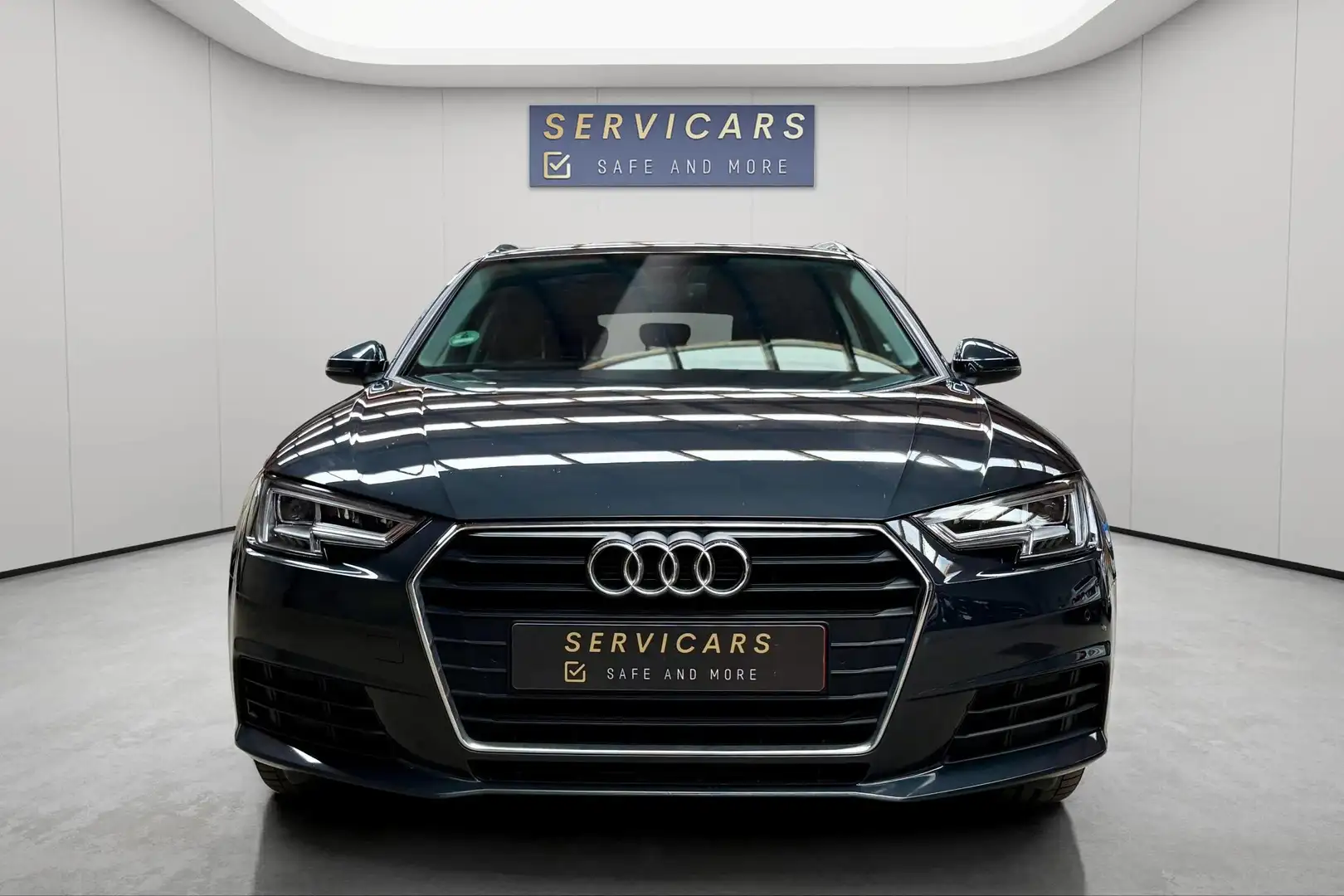 Audi A4 35 TDi Business / GARANTIE 12 MOIS Grau - 2