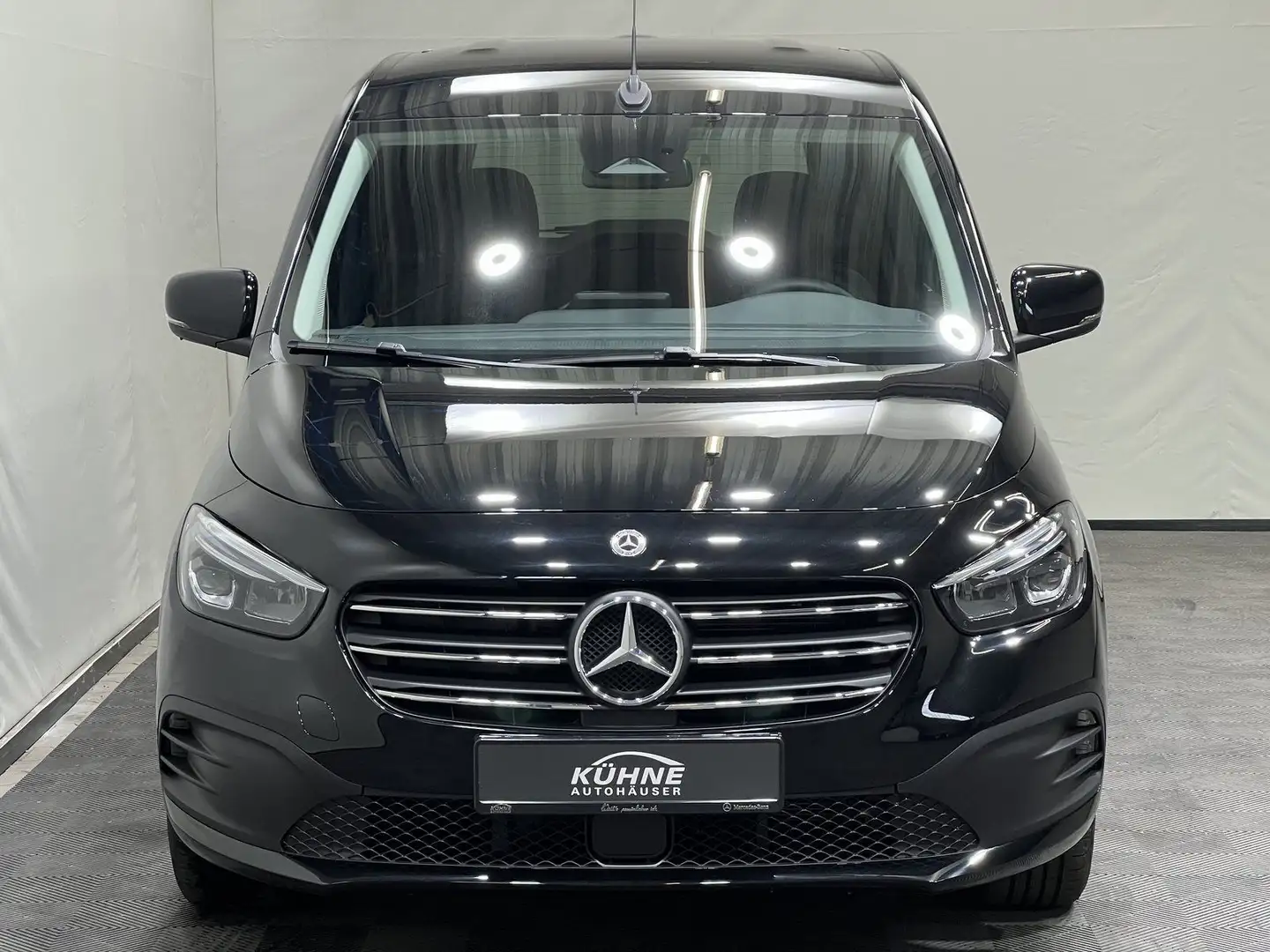 Mercedes-Benz T-Class T-180d Progressive KAMERA SHZ LED Tageszulassung Noir - 2