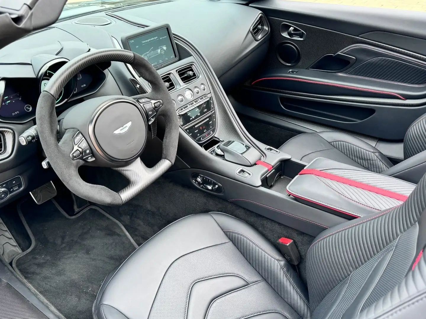 Aston Martin DBS 770 Ultimate Volante /  limited 1 of 199 Noir - 2