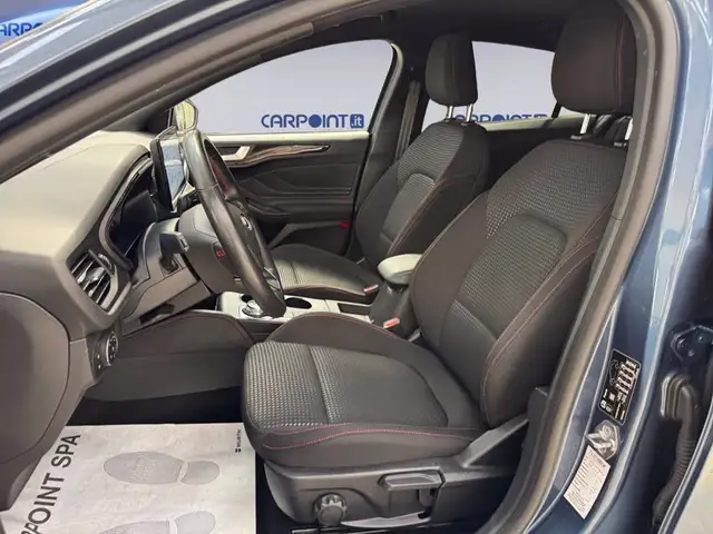 Ford Focus view 9