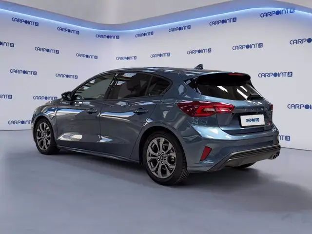 Ford Focus view 3