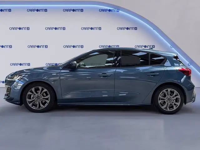 Ford Focus view 2