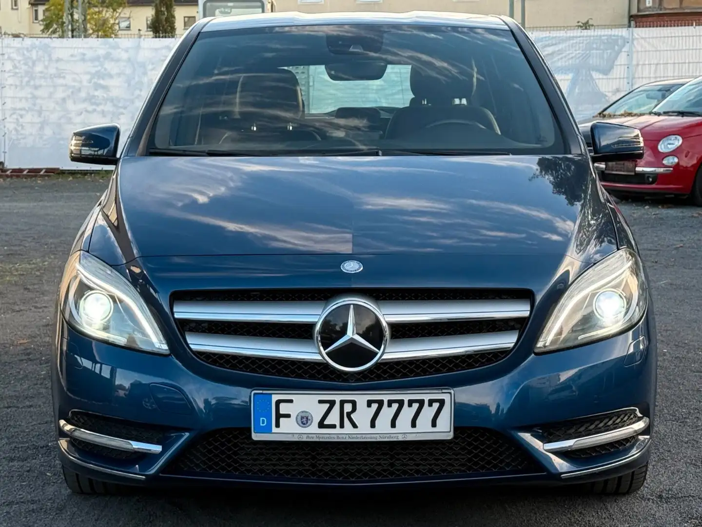 Mercedes-Benz B 180 CDI / AUTOMATIK / LED /NAVI / PDC / XENON Grau - 1