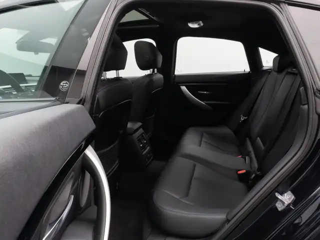 BMW 4 Series view 25