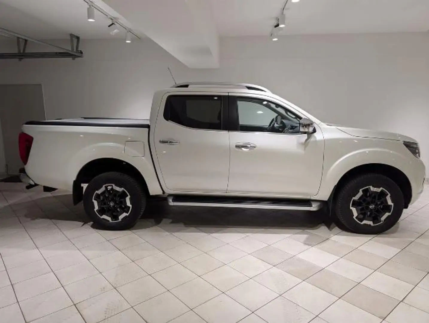 Nissan Navara DoKa Allrad Sperre Rollo Leder AHK Garantie Weiß - 2
