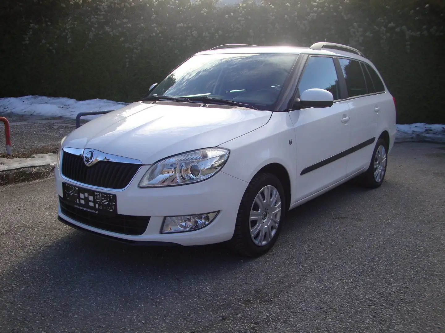 Skoda Fabia Ambition Limited + Weiß - 1