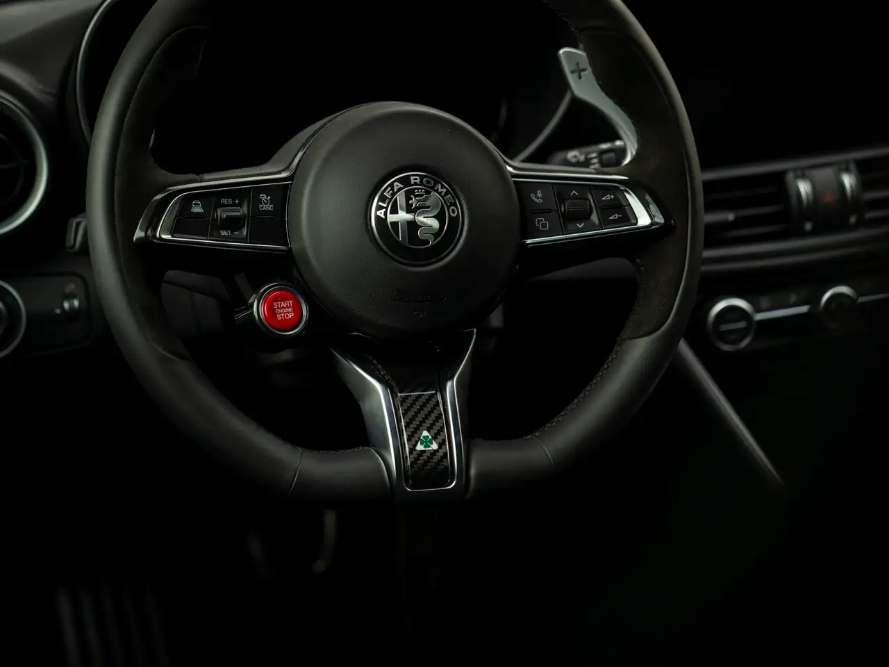 Alfa Romeo Giulia 2025 — фото 31