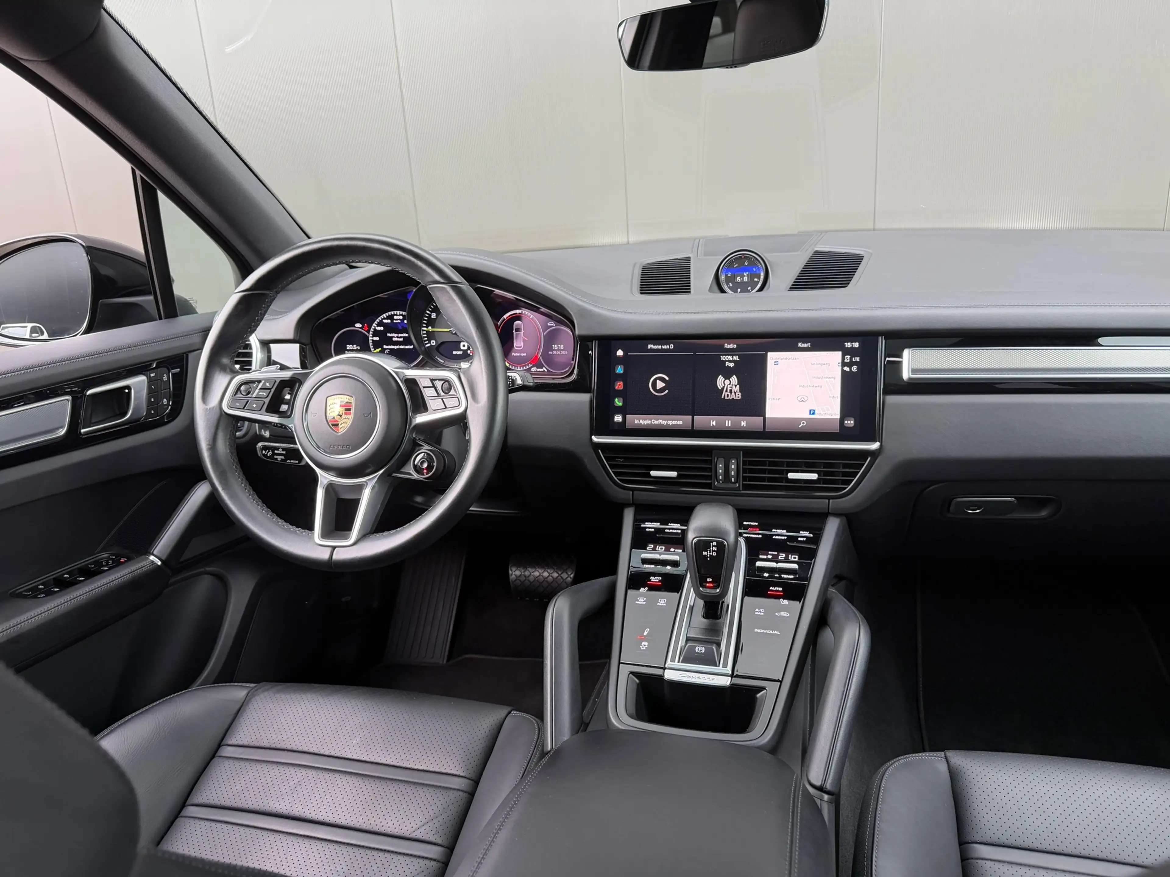 Porsche Cayenne 3.0 E-Hybrid Platinum Edition Pano Trekhaak — photo 4