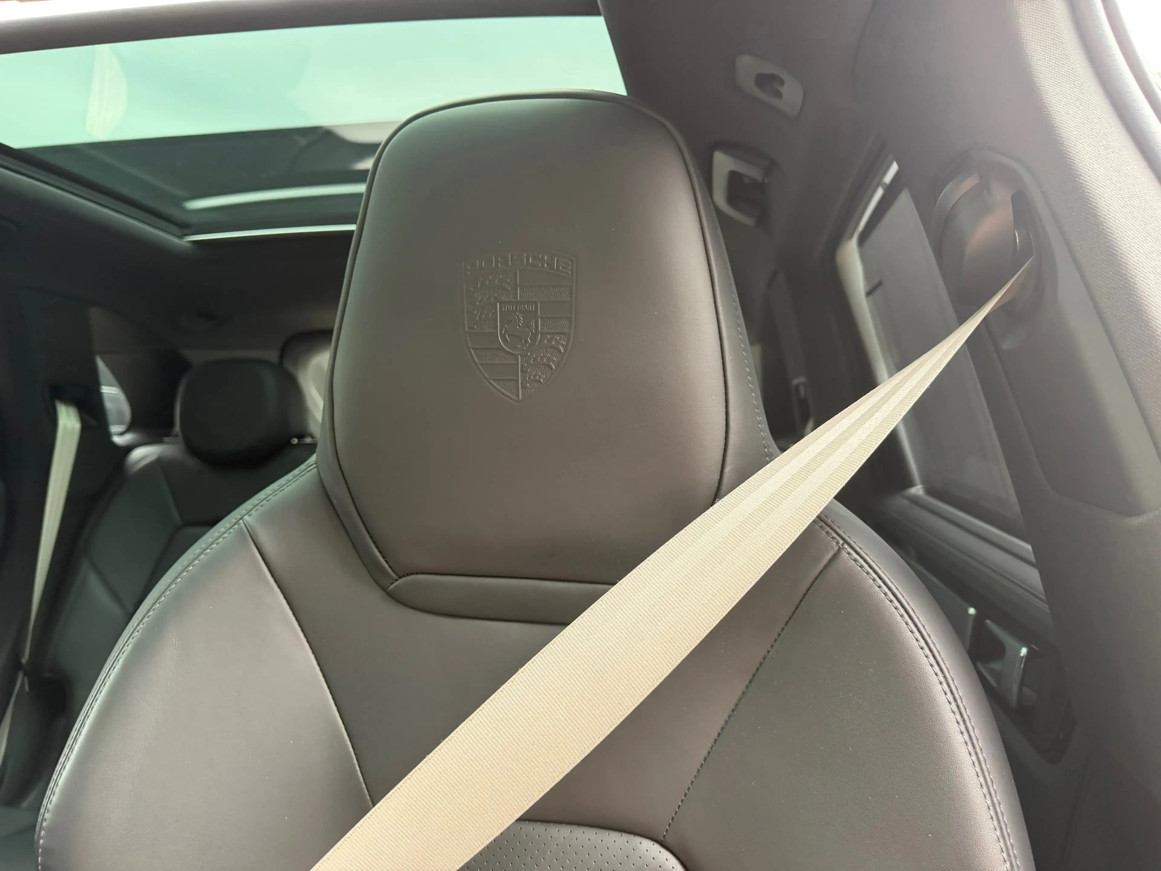Porsche Cayenne 3.0 E-Hybrid Platinum Edition Pano Trekhaak — photo 12