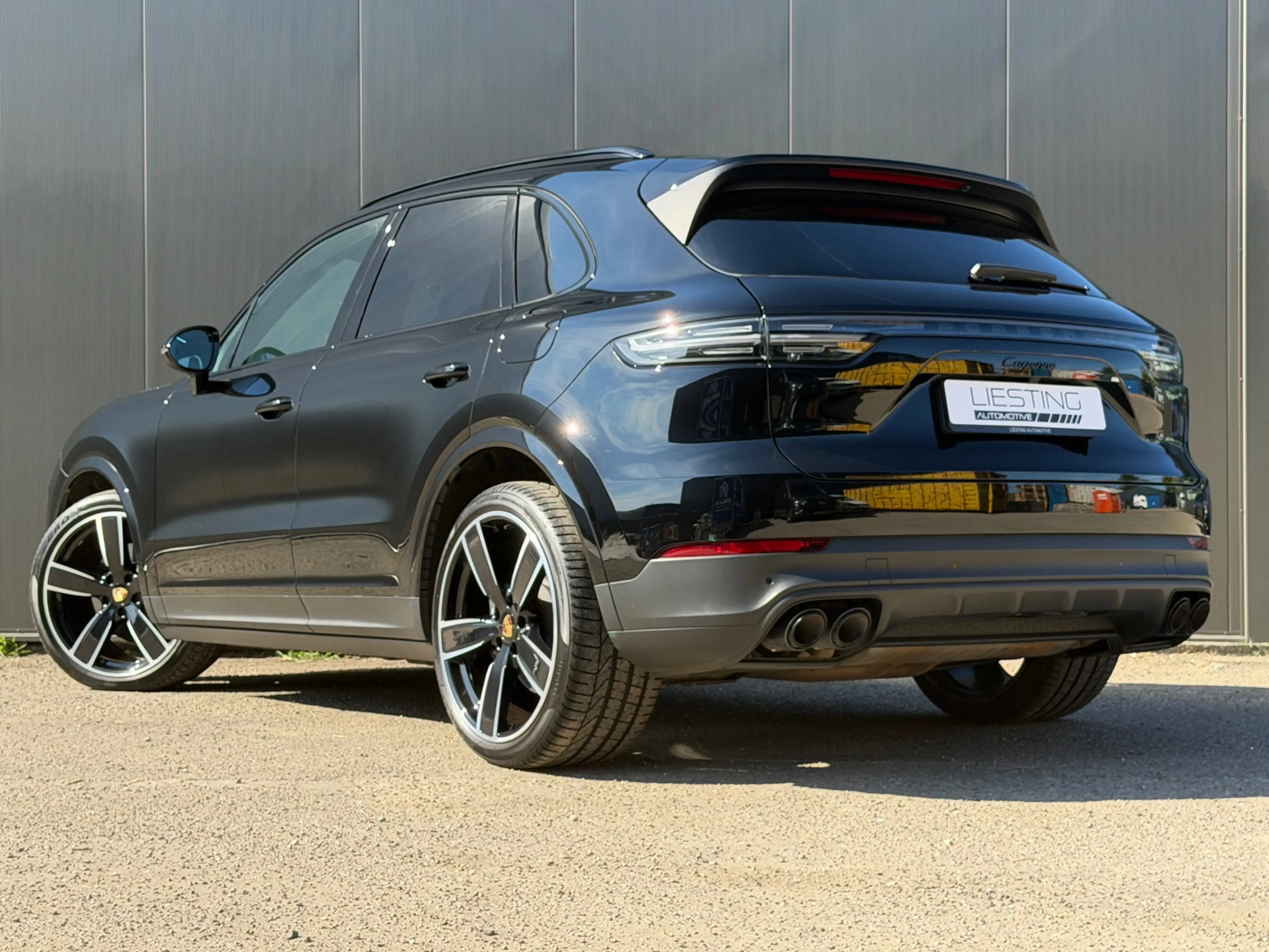 Porsche Cayenne 3.0 E-Hybrid Platinum Edition Pano Trekhaak — photo 2