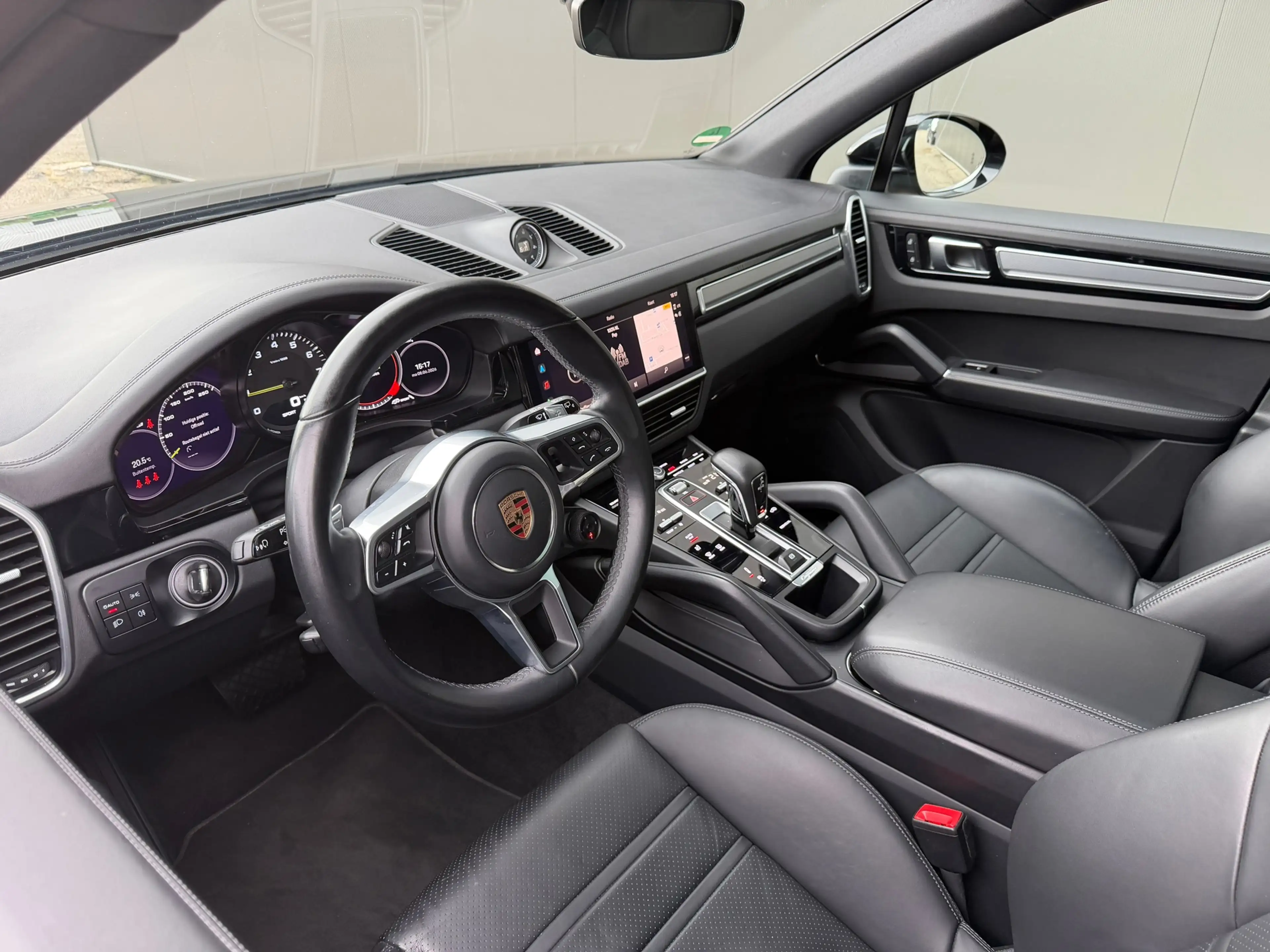 Porsche Cayenne 3.0 E-Hybrid Platinum Edition Pano Trekhaak — photo 7