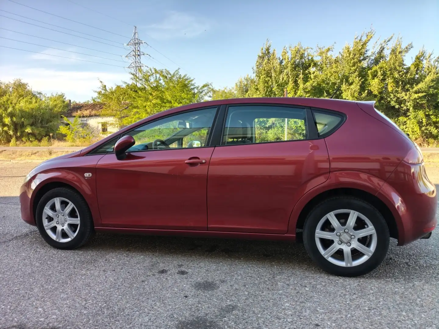 SEAT Leon 2.0TDI Reference Burdeos - 1