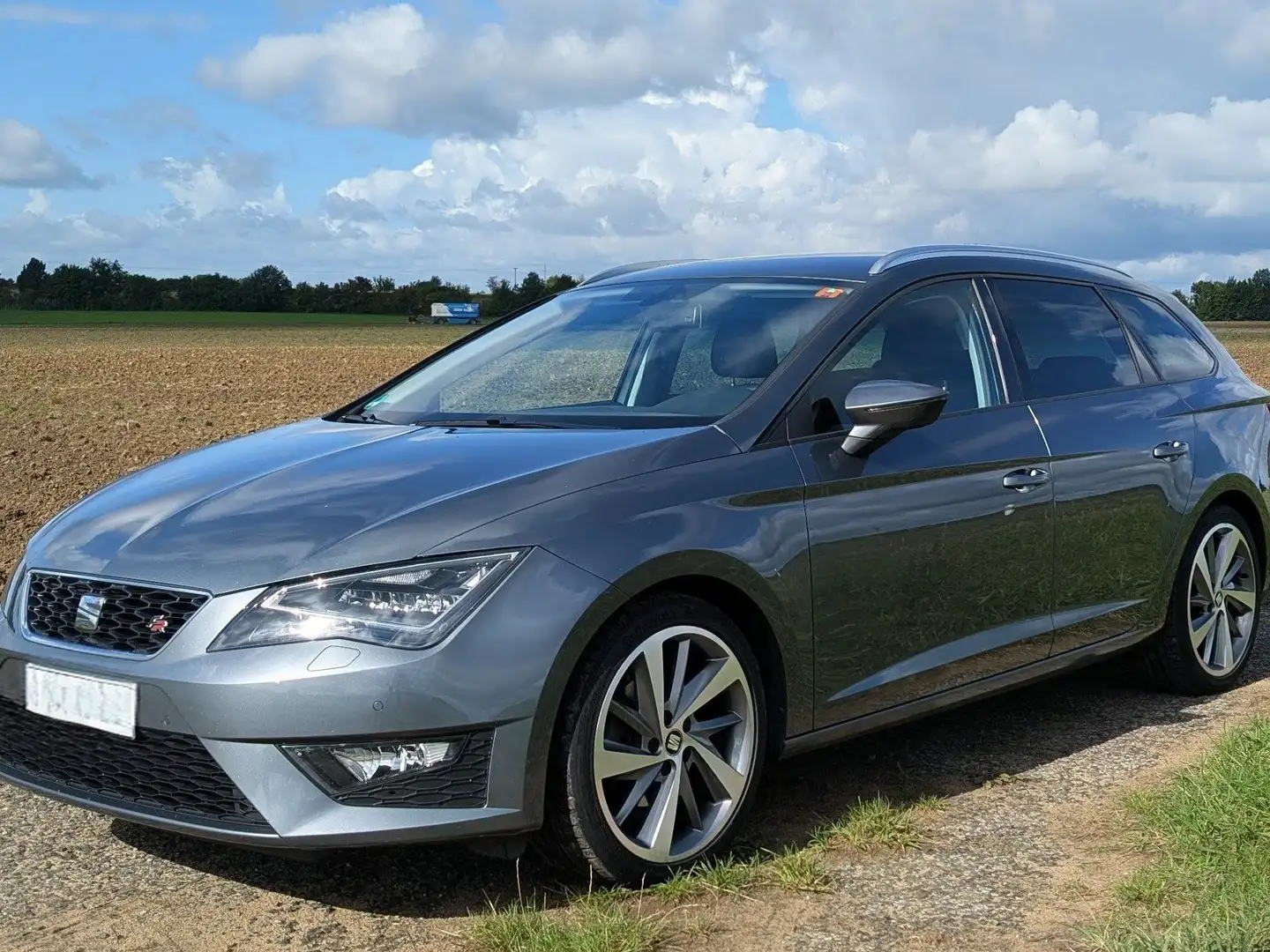 SEAT Leon Leon ST 1.4 TSI ACT Start Šedá - 1