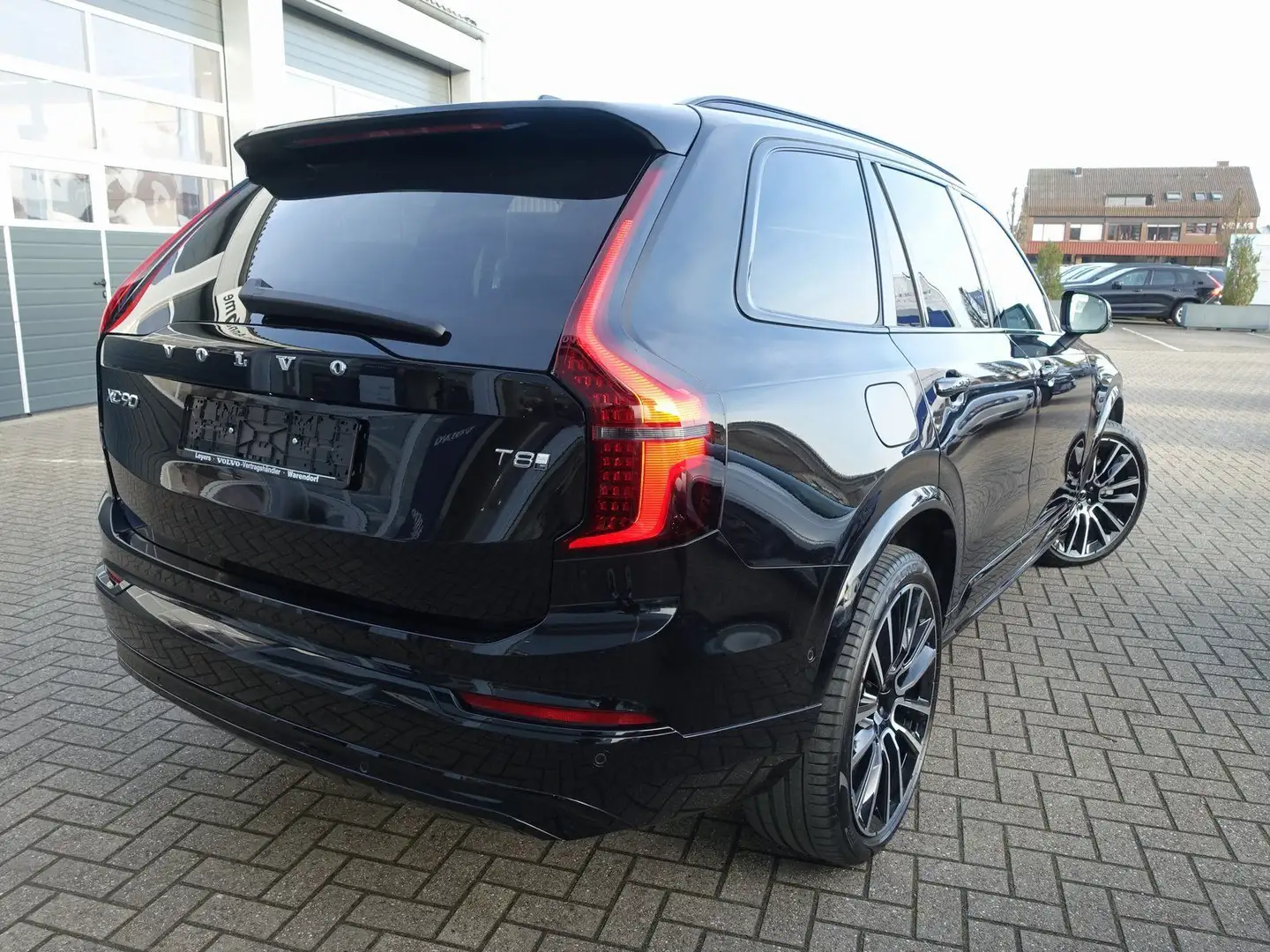 Volvo XC90 Ultra DarkT8 AWD/Pano/B&W/Massage/FourC/22" Schwarz - 2