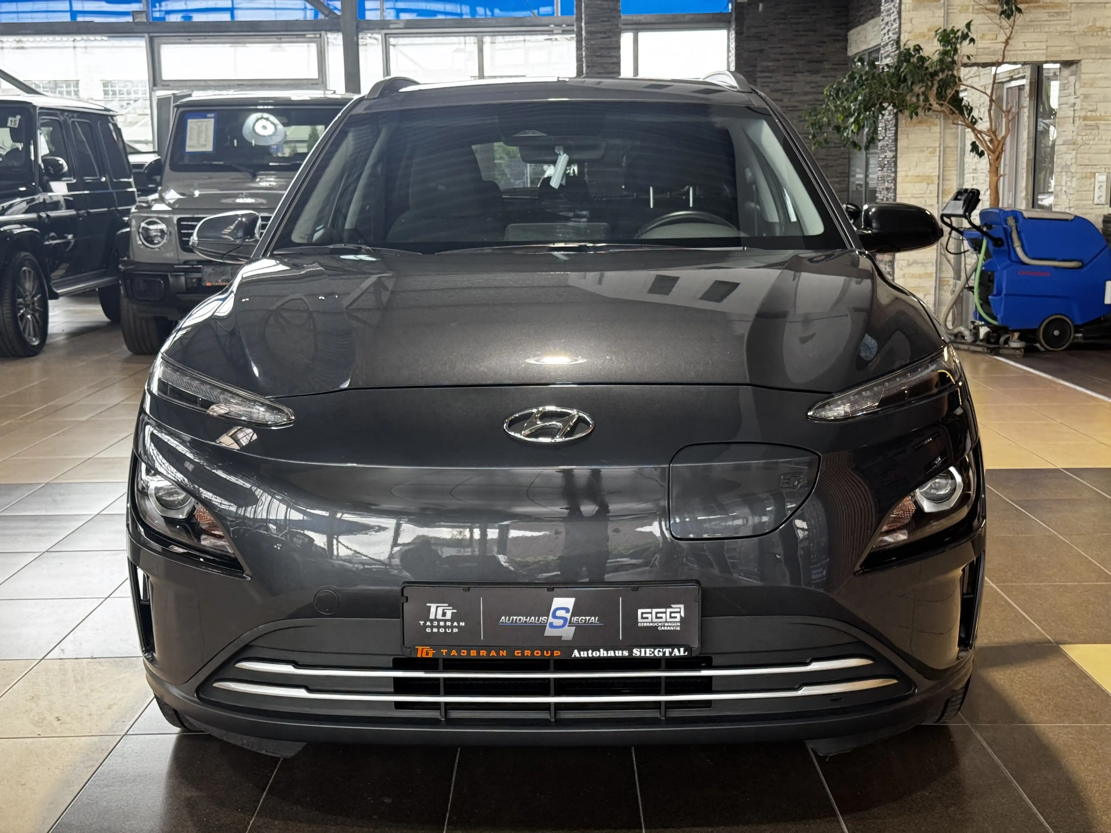 Hyundai KONA Edition 30+ R.Cam Krell Navi LED SHZ DAB — photo 2
