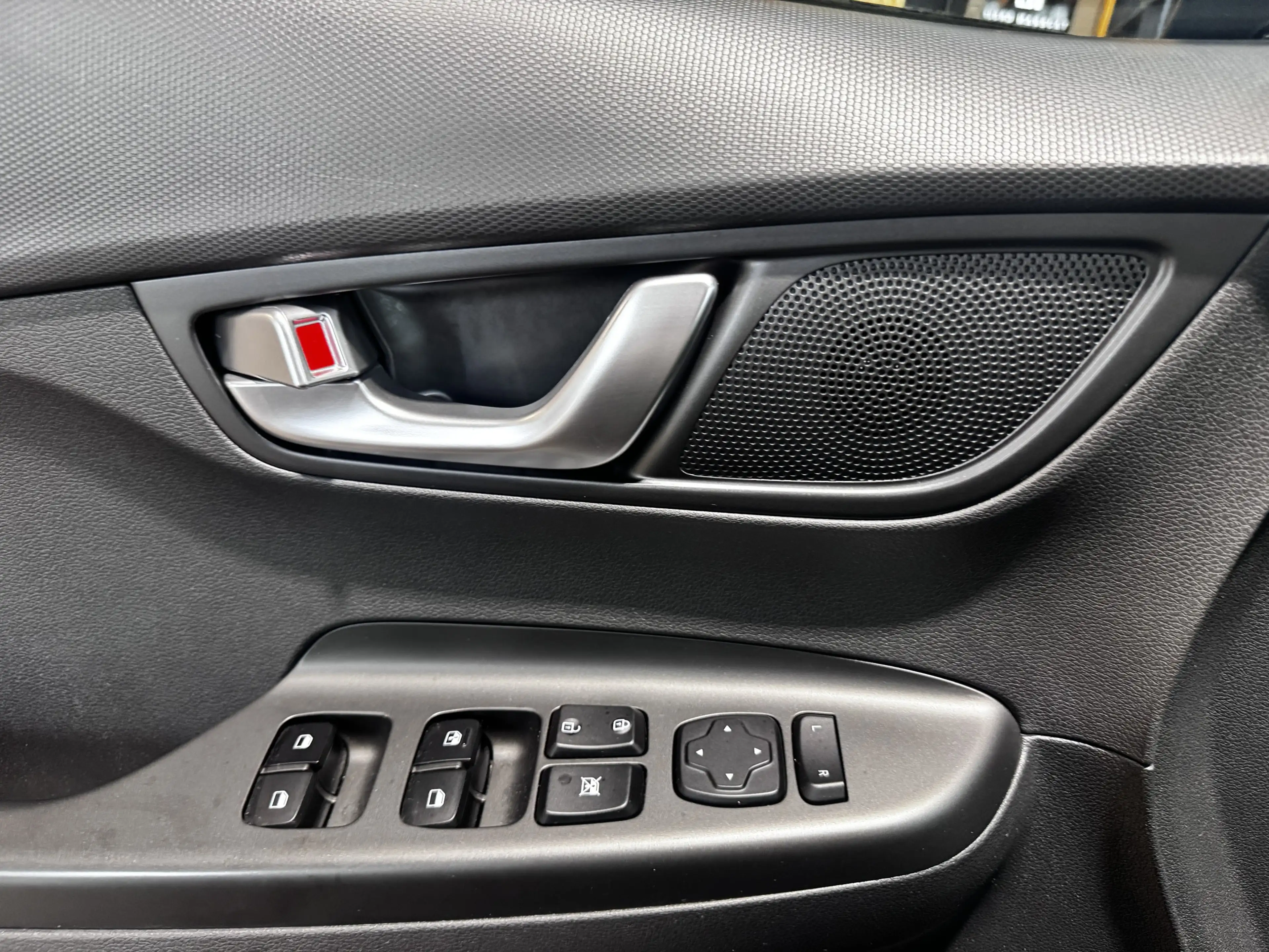 Hyundai KONA Edition 30+ R.Cam Krell Navi LED SHZ DAB — photo 13