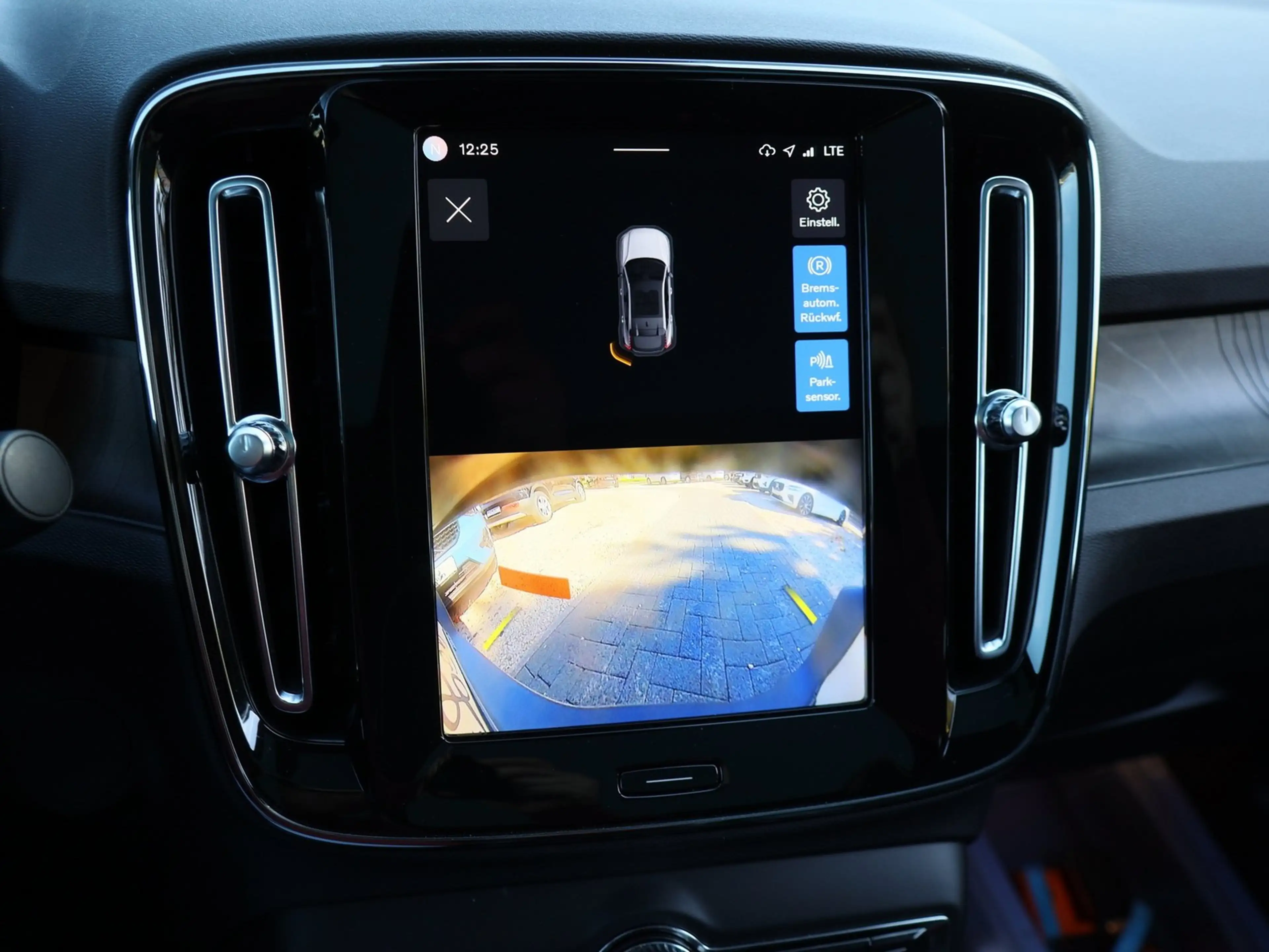 Volvo C40 Single Motor Extended Range Plus Recharge RWD N... — photo 13