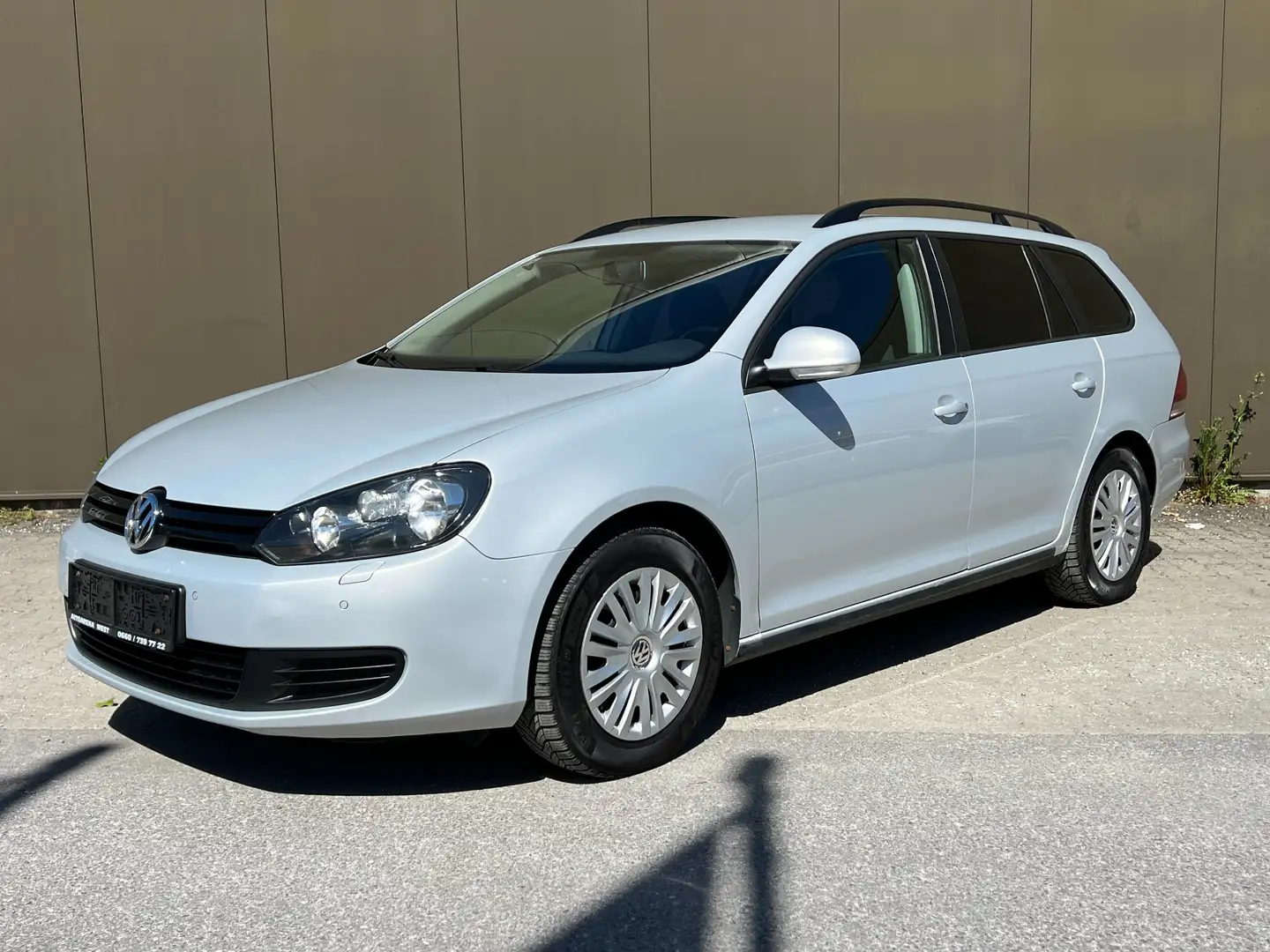 Volkswagen Golf Variant 1.6 TDI Klimatronik Tempomat Parksensoren Euro-5* Silber - 1