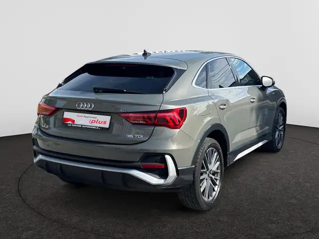 Audi Q3 view 9