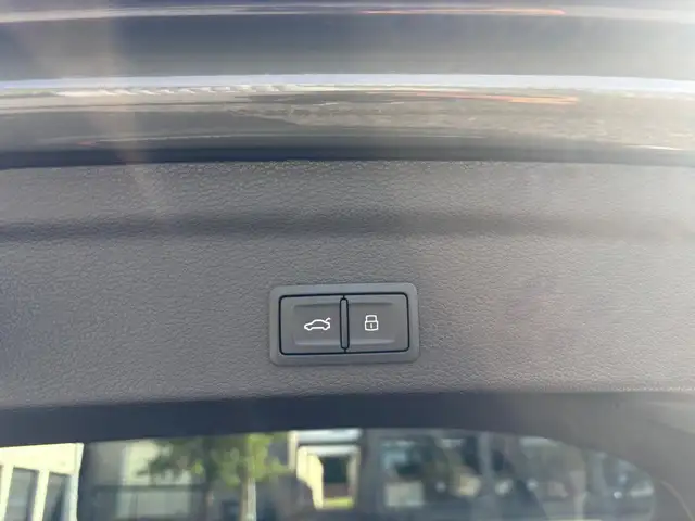 Audi Q3 view 17