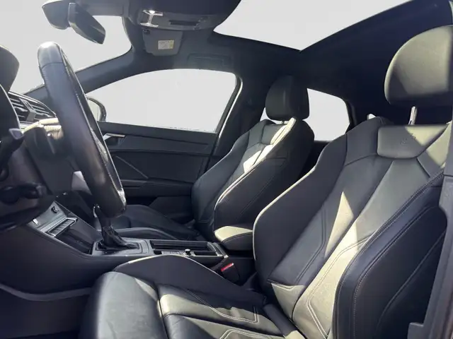Audi Q3 view 13