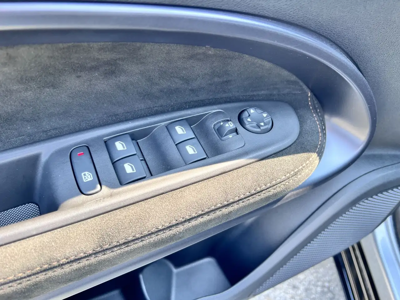 Alfa Romeo Junior 2025 — фото 12
