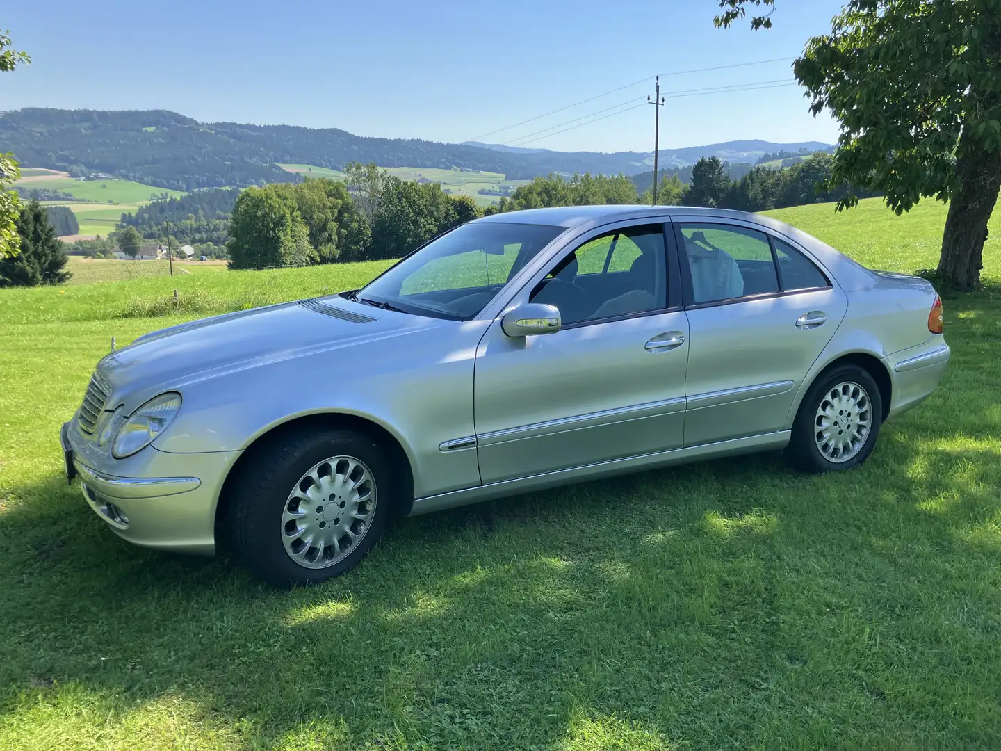 Mercedes-Benz E 200 E 200 Classic CDI Silber - 2