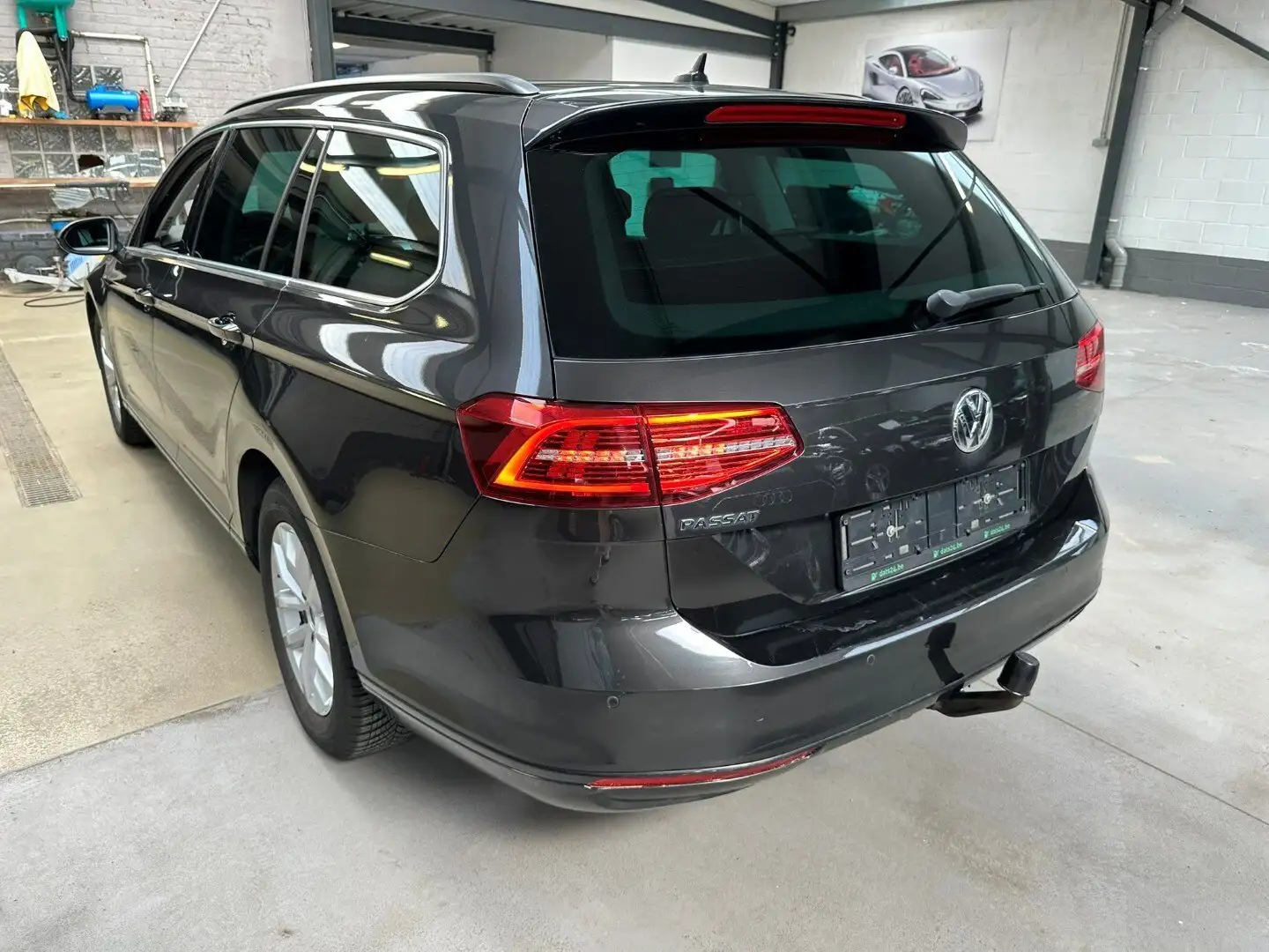 Volkswagen Passat Variant SW 1.6 CR TDi Comfortline Business DSG Siyah - 2