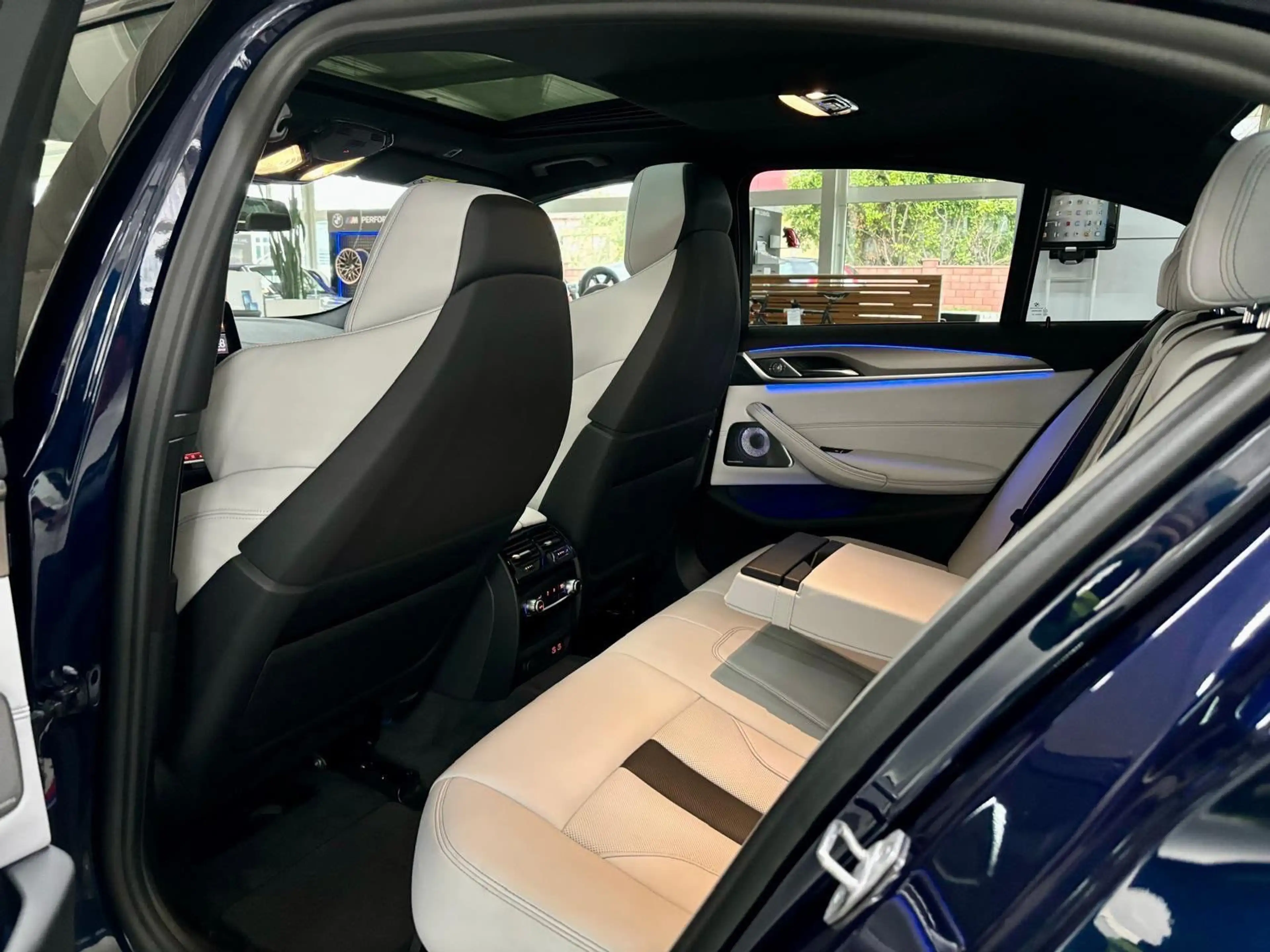 BMW M5 Limousine Competition — photo 11