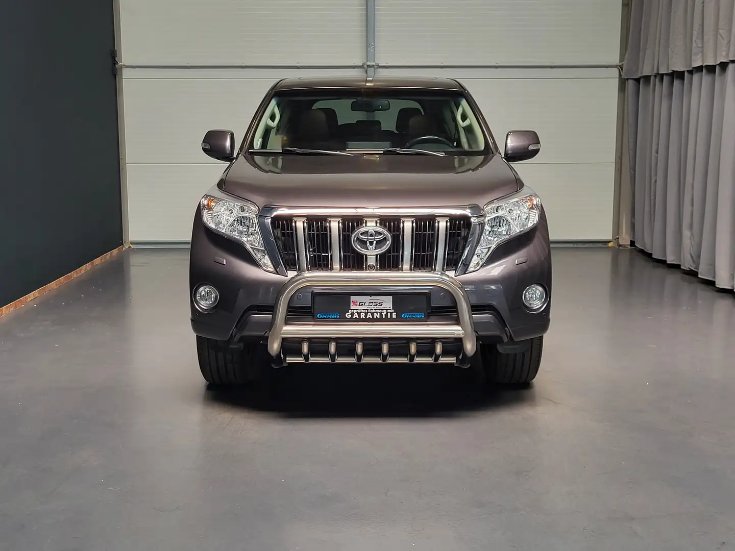 Toyota Land Cruiser 2.8D-4D *Navi| Leder| AHK| Glasdach* Grau - 2