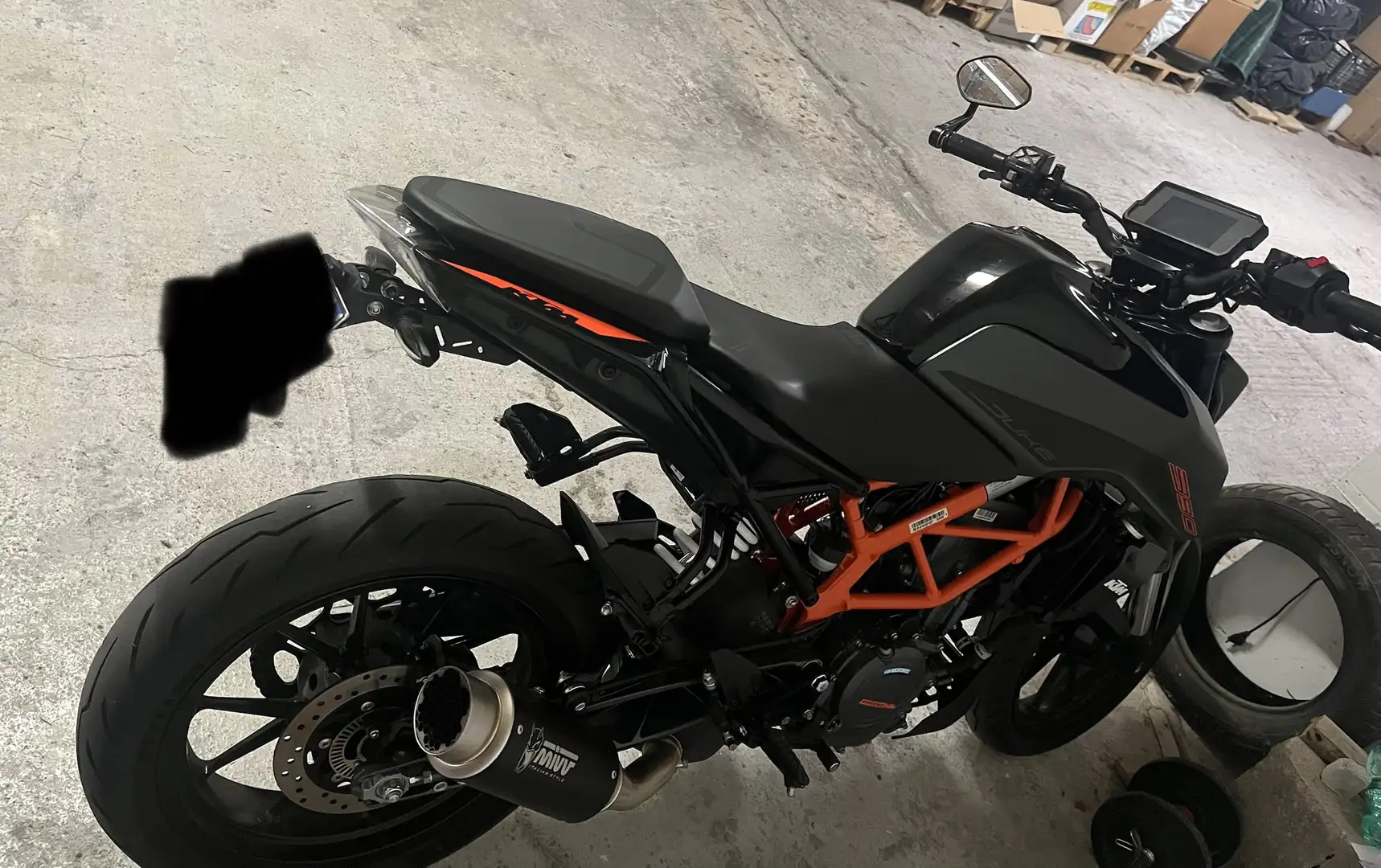 KTM 390 Duke - 1