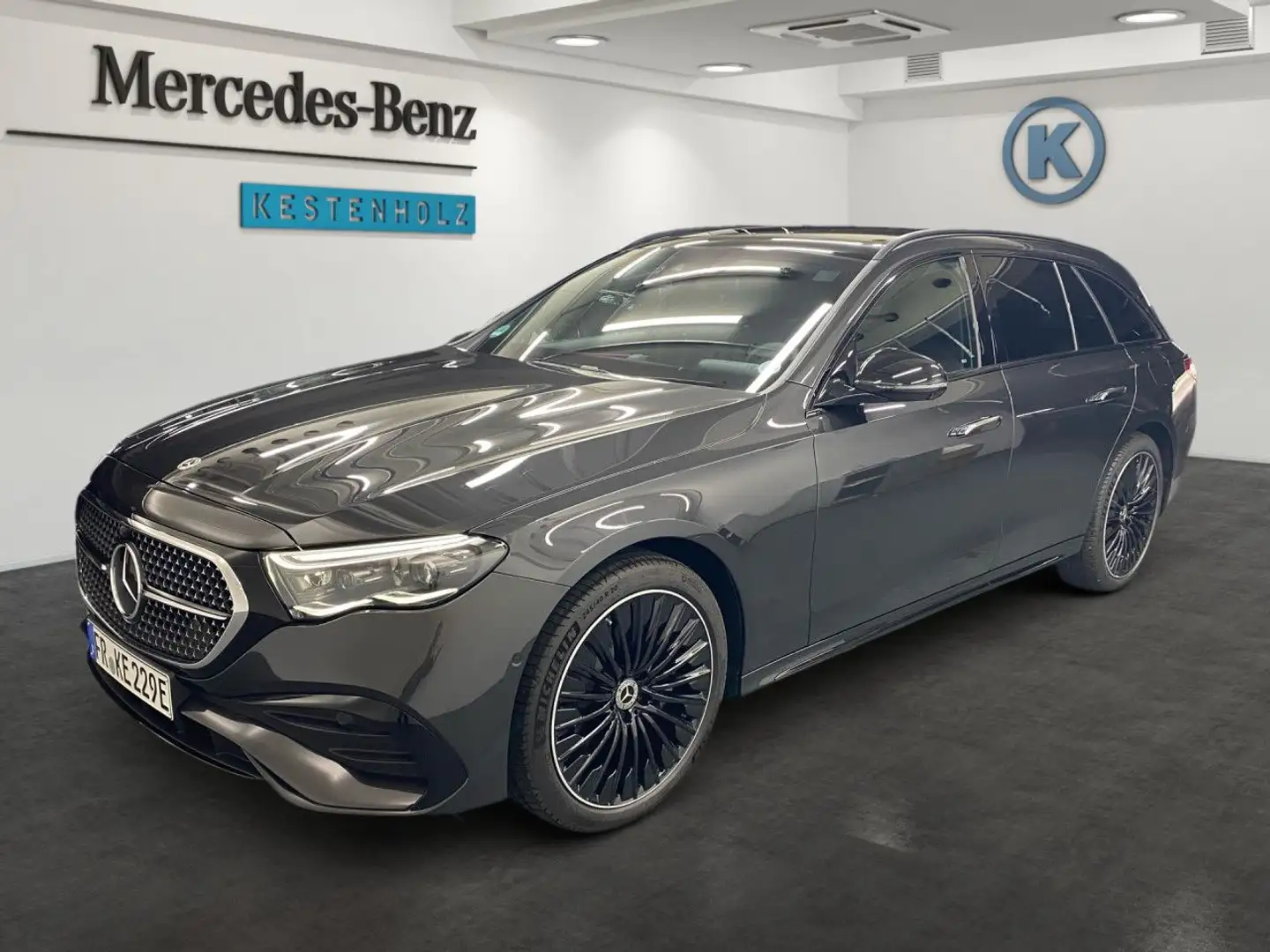 Mercedes-Benz E 300 e T-Modell AMG+PANO+AHK+BURMEST+PARK+DIST Grau - 2