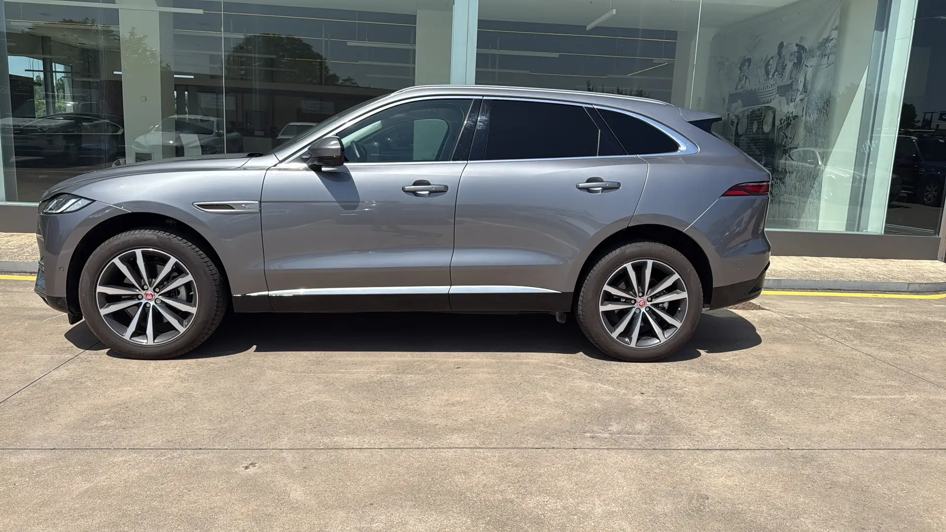 Jaguar F-Pace F-Pace 2.0D l4 MHEV  Aut.AWD 163 Standard SE Gris - 2