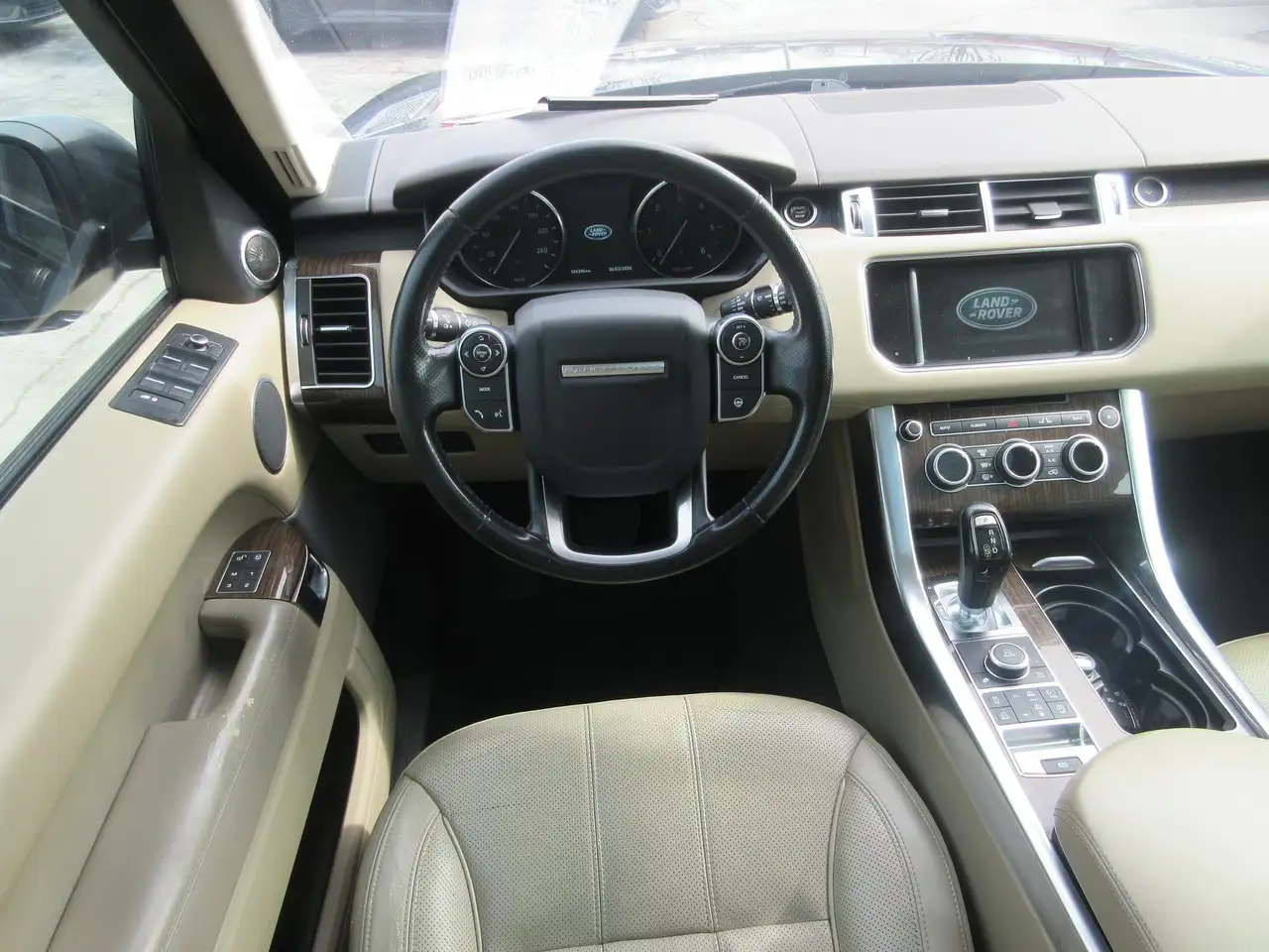 Land Rover Range Rover Sport снимка Land Rover Range Rover Sport