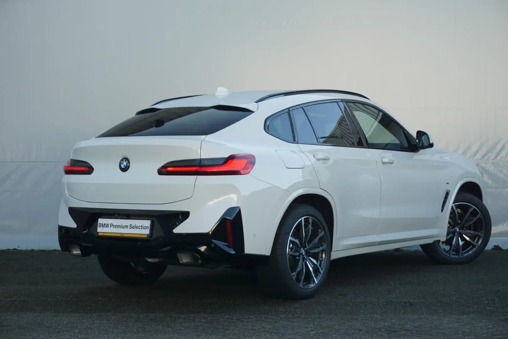 BMW X4 xDrive20i High Executive M Sport / Trekhaak  / Hea Wit - 2