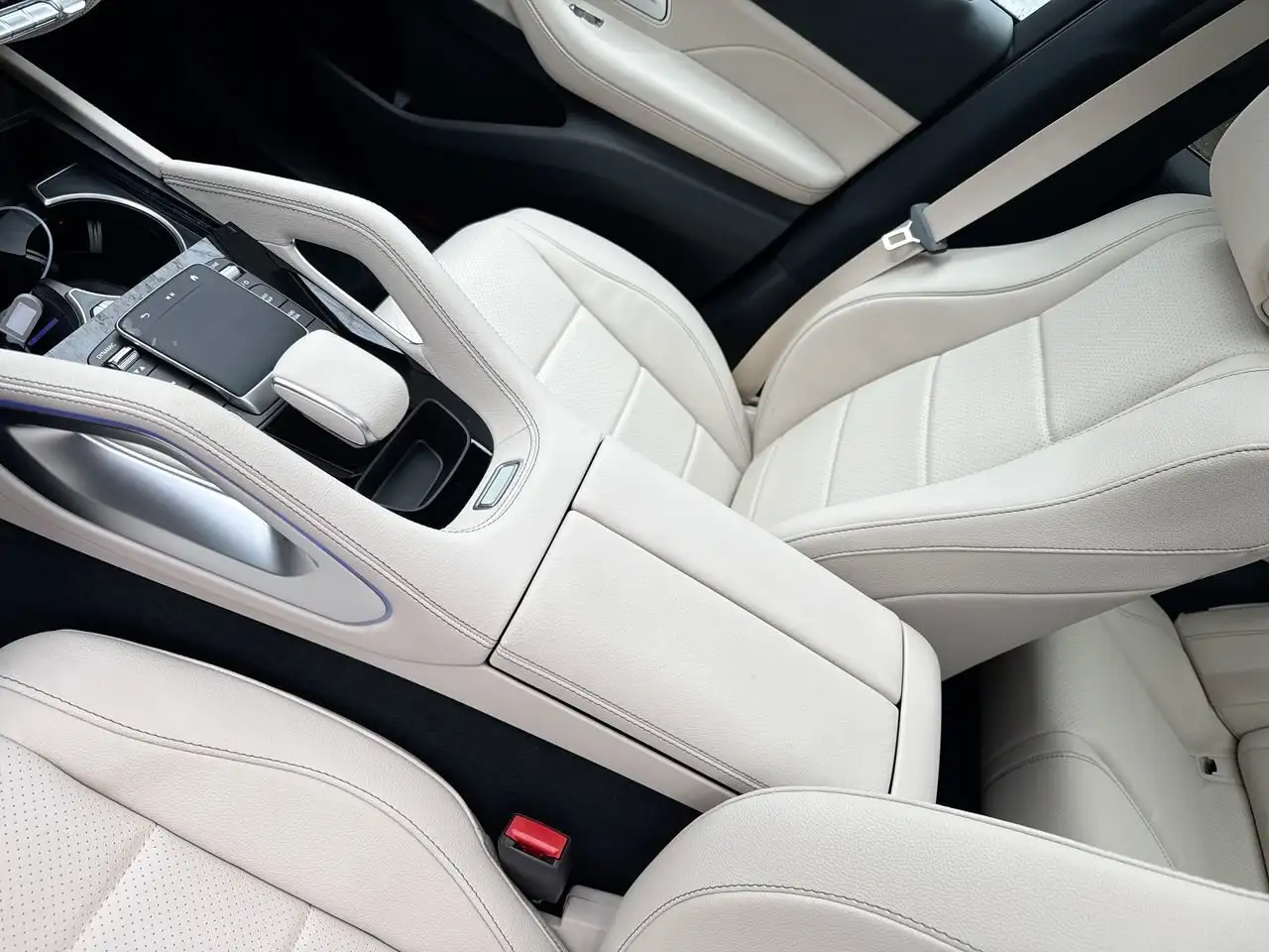 Mercedes-Benz GLE снимка Mercedes-Benz GLE