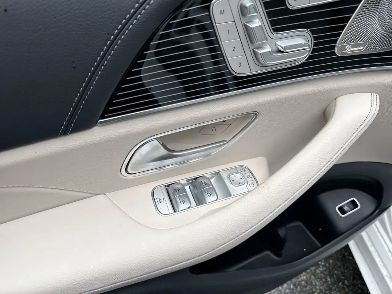 Mercedes-Benz GLE снимка Mercedes-Benz GLE