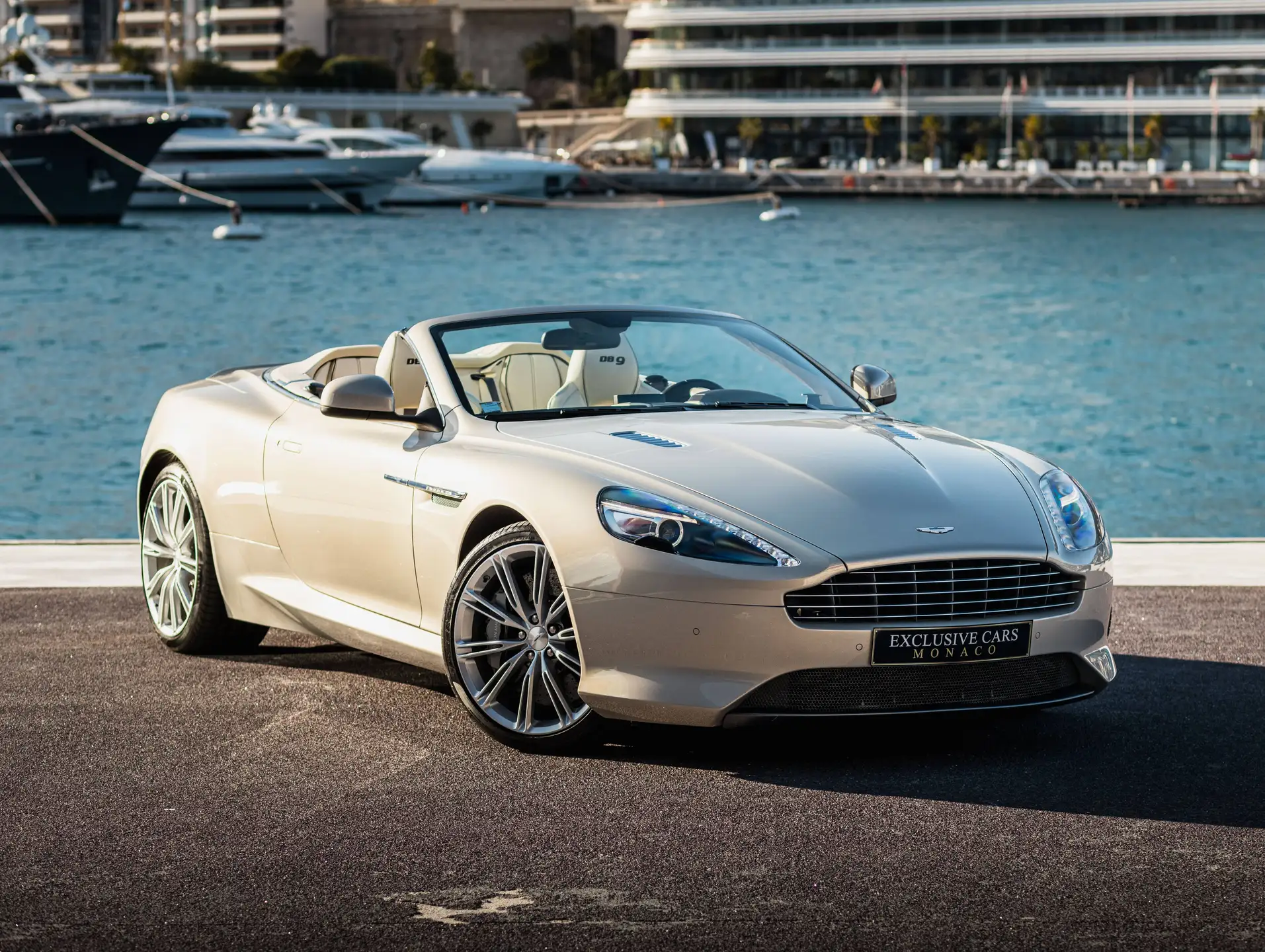 애스턴마틴 DB9 Volante 2013 실버 사진 3