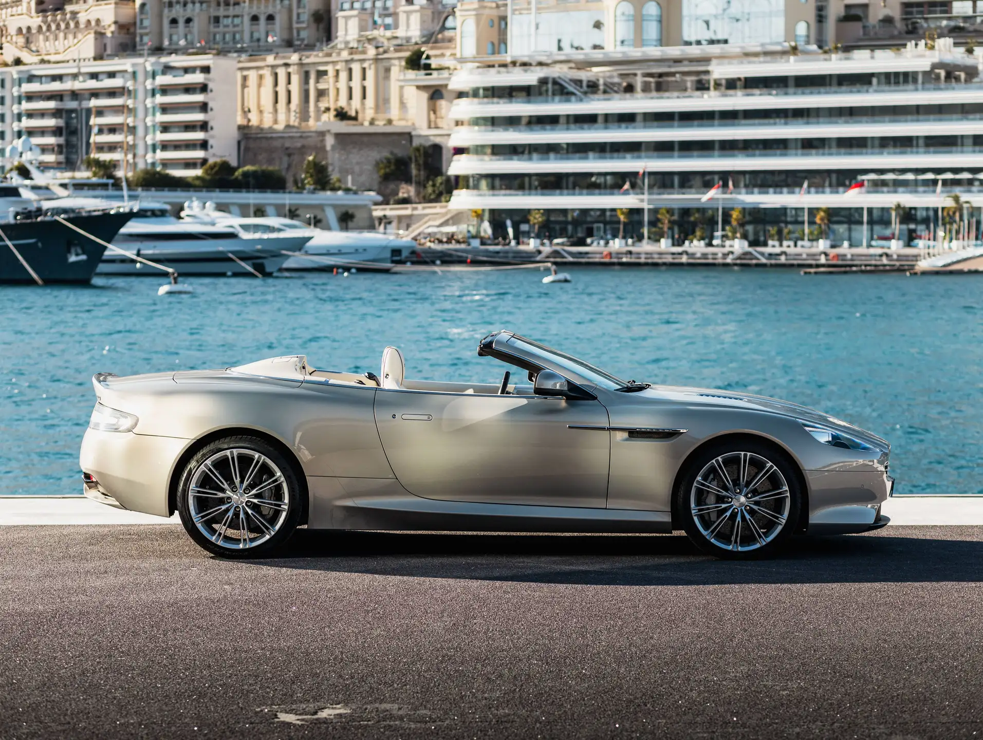 애스턴마틴 DB9 Volante 2013 실버 사진 5