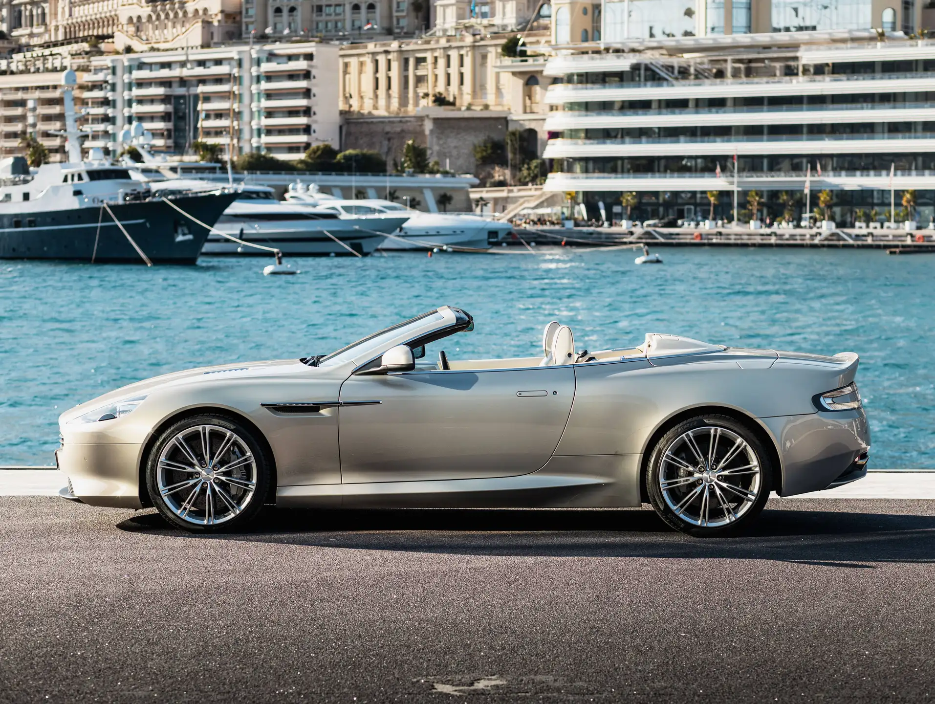애스턴마틴 DB9 Volante 2013 실버 사진 6