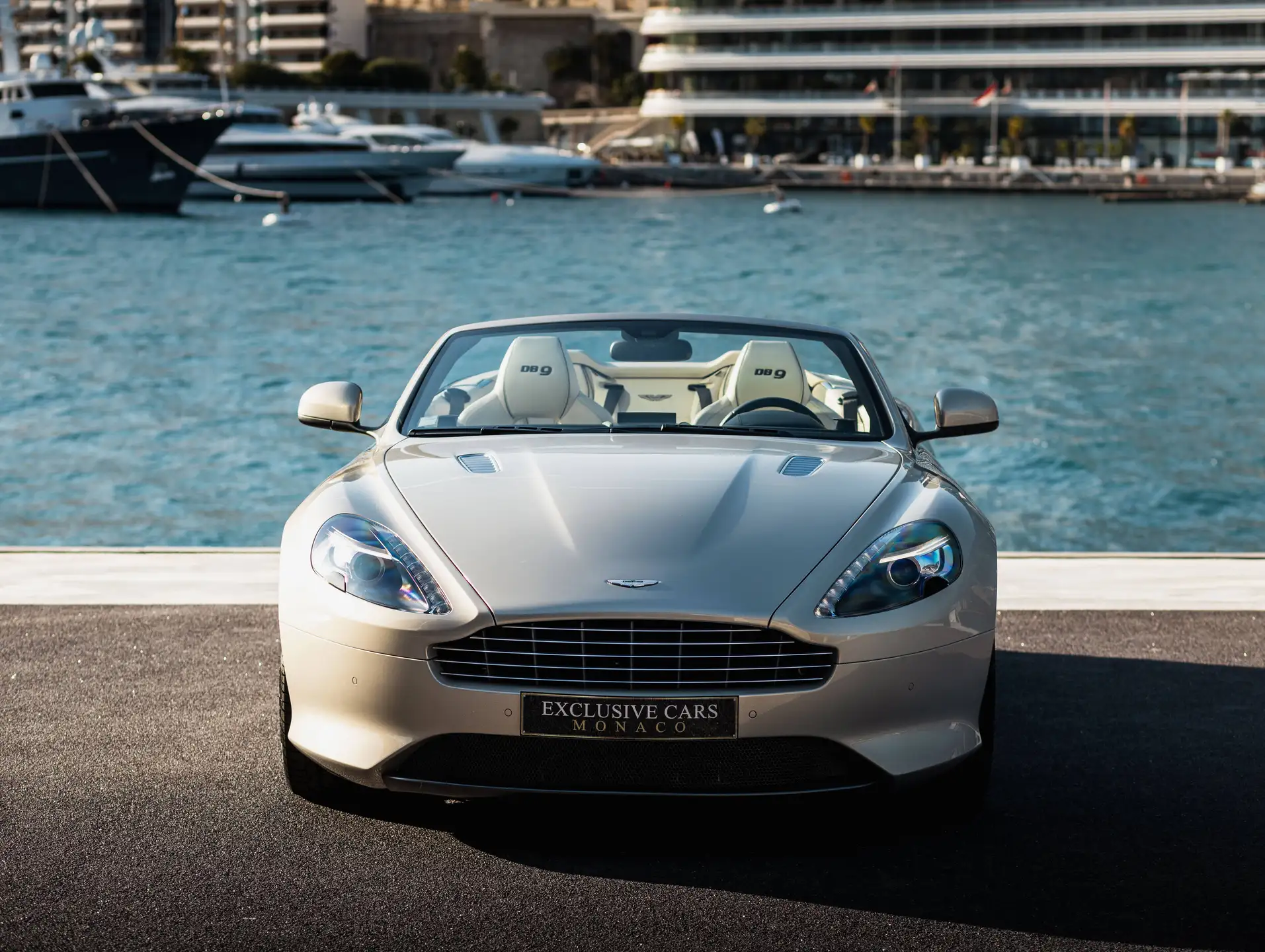 애스턴마틴 DB9 Volante 2013 실버 사진 2