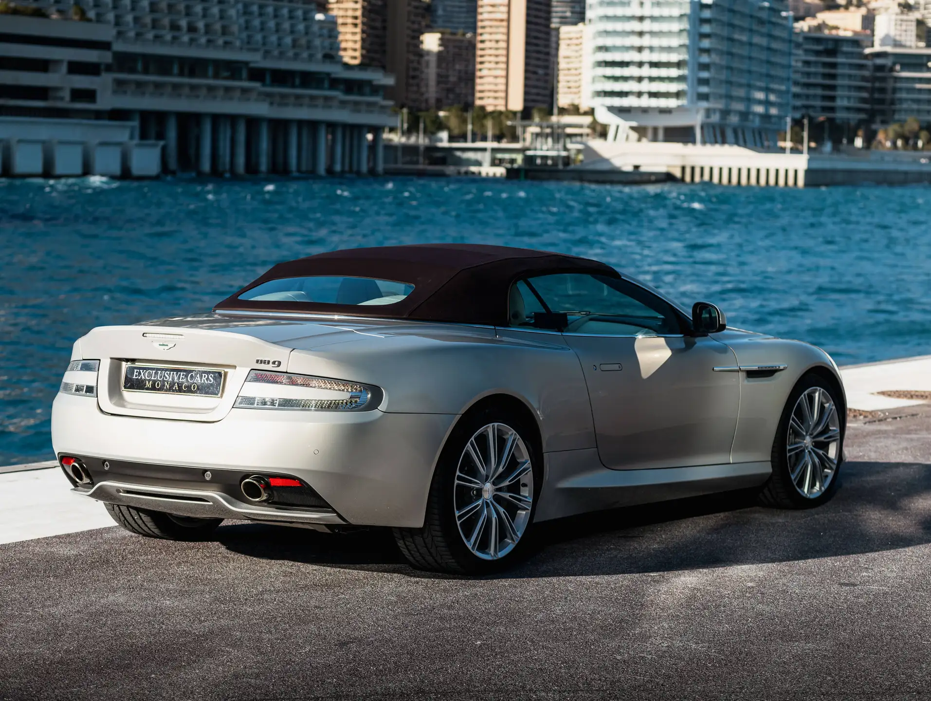 애스턴마틴 DB9 Volante 2013 실버 사진 8