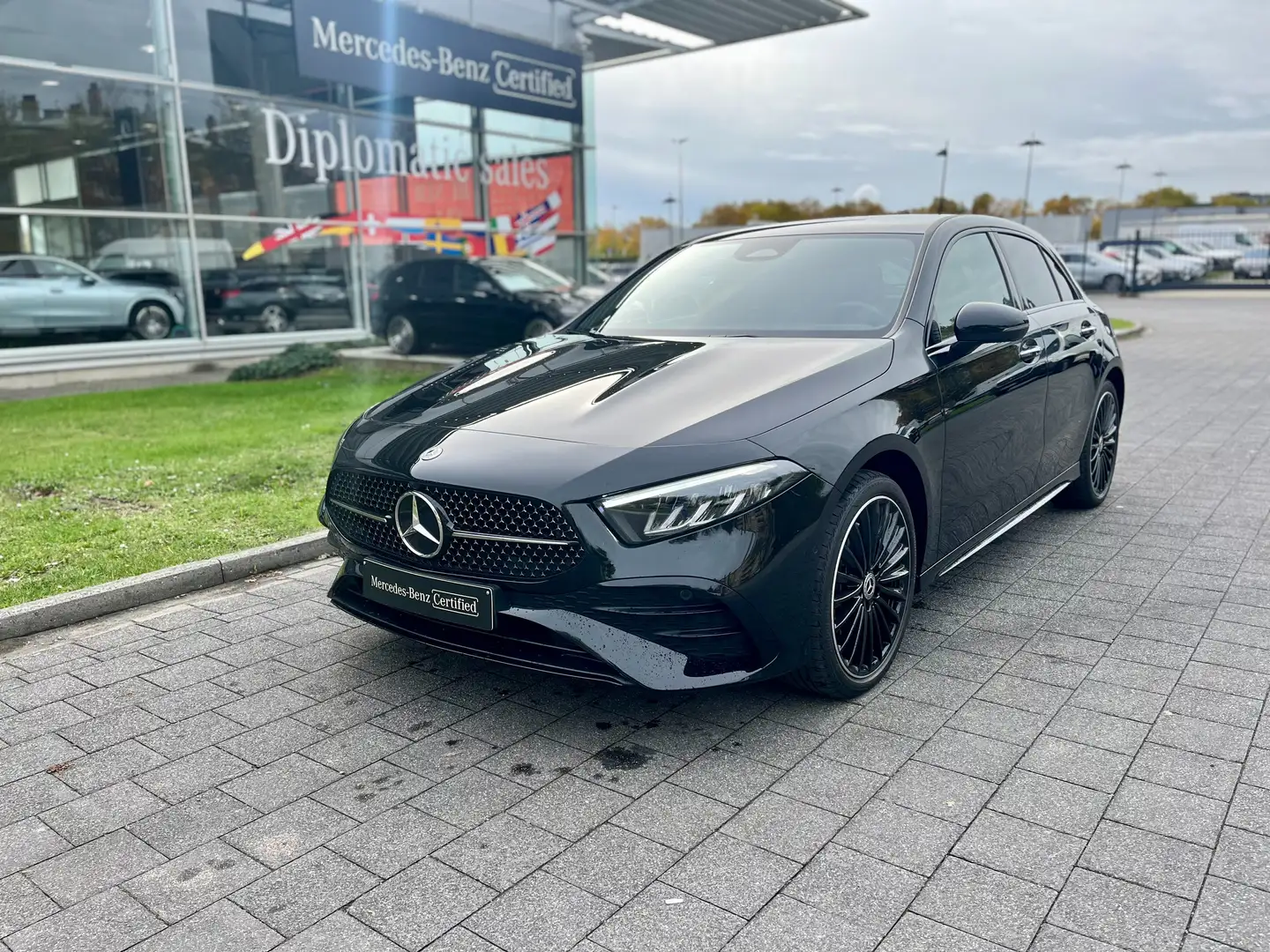 Mercedes-Benz A 250 A 250 e PHEV AMG Line (160 kW) Zwart - 1